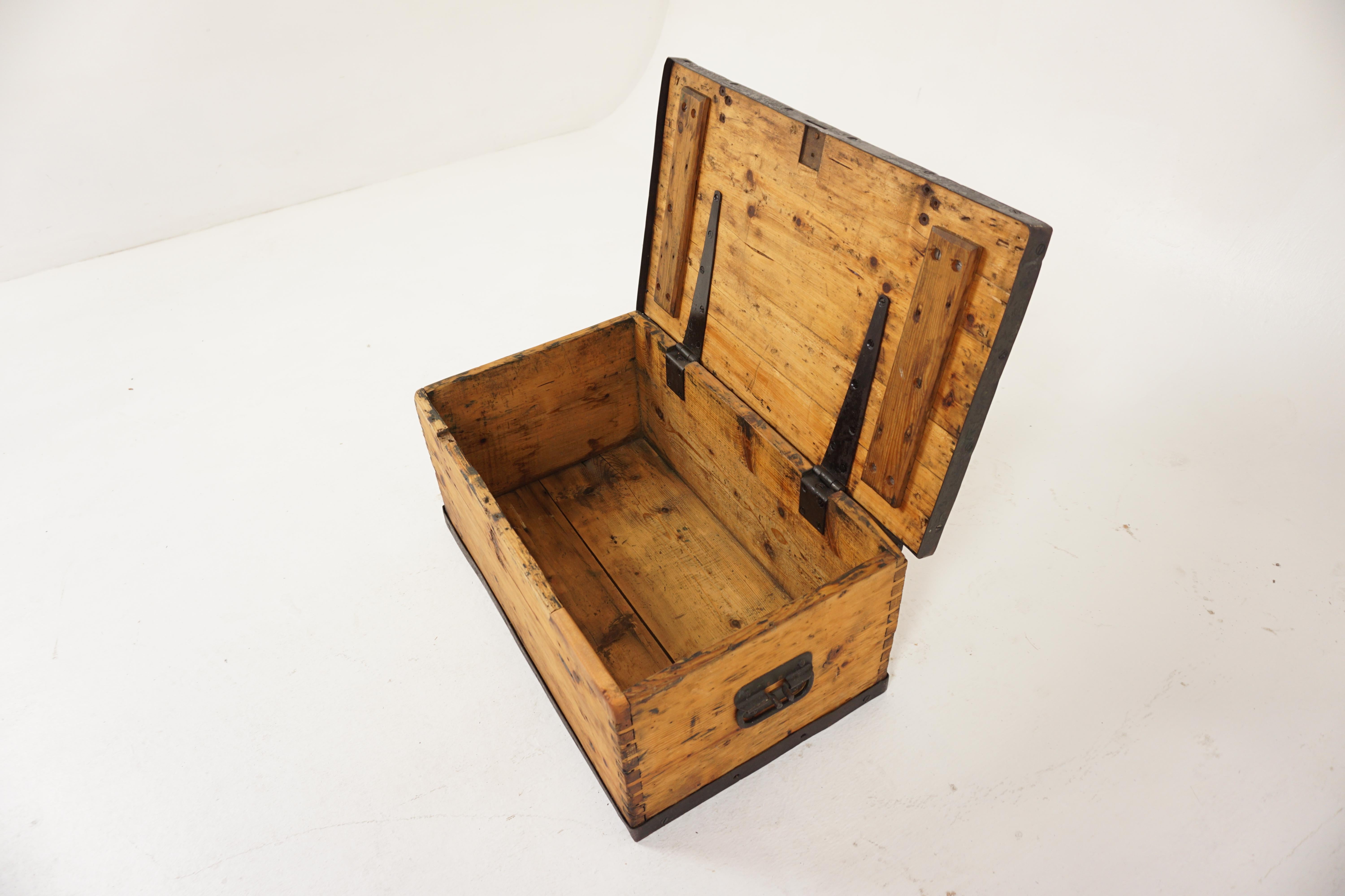 Vintage Pine Toy Box, Coffee Table, Dovetailed, Scotland 1930, H360 For Sale 1