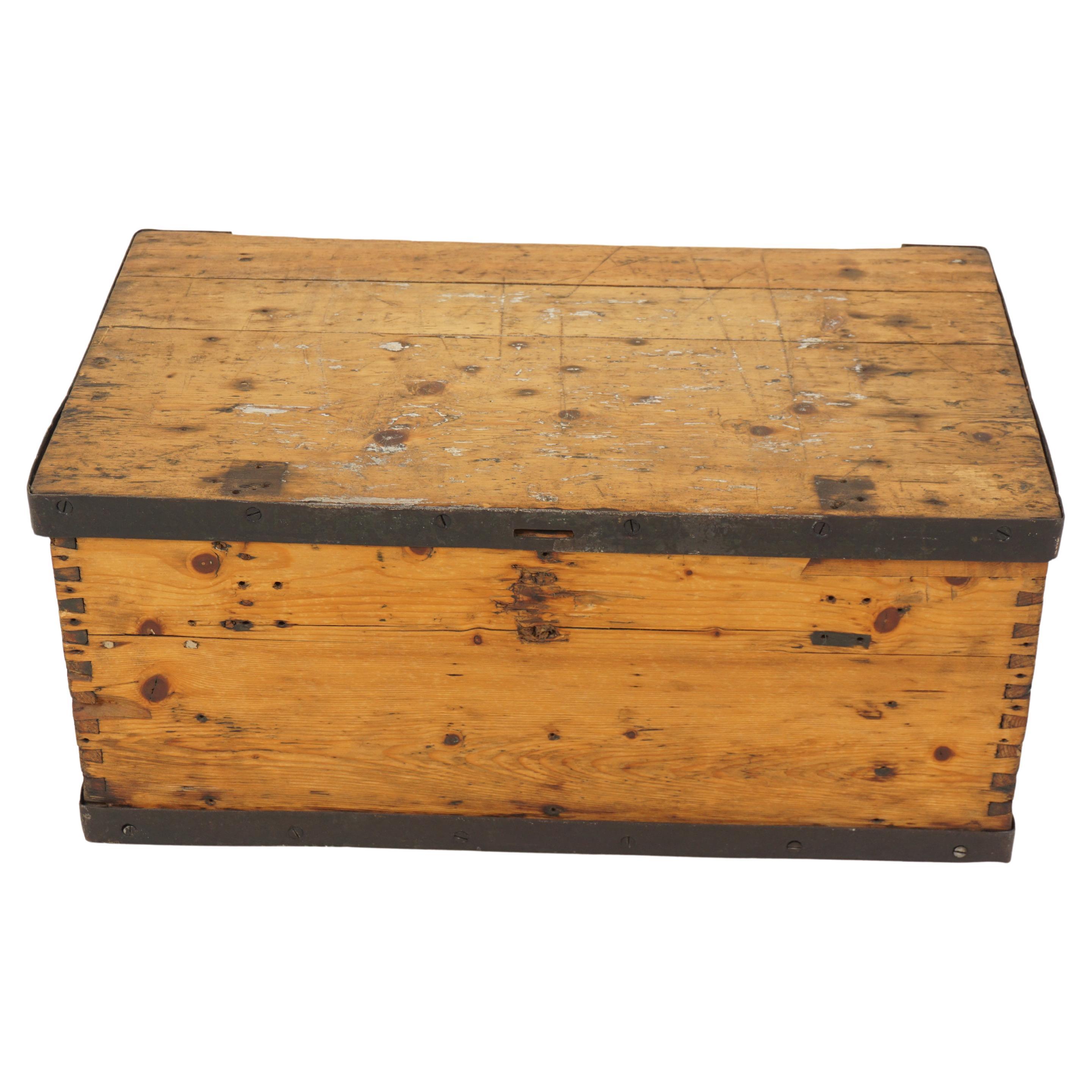 Vintage Pine Toy Box, Coffee Table, Dovetailed, Scotland 1930, H360 For Sale