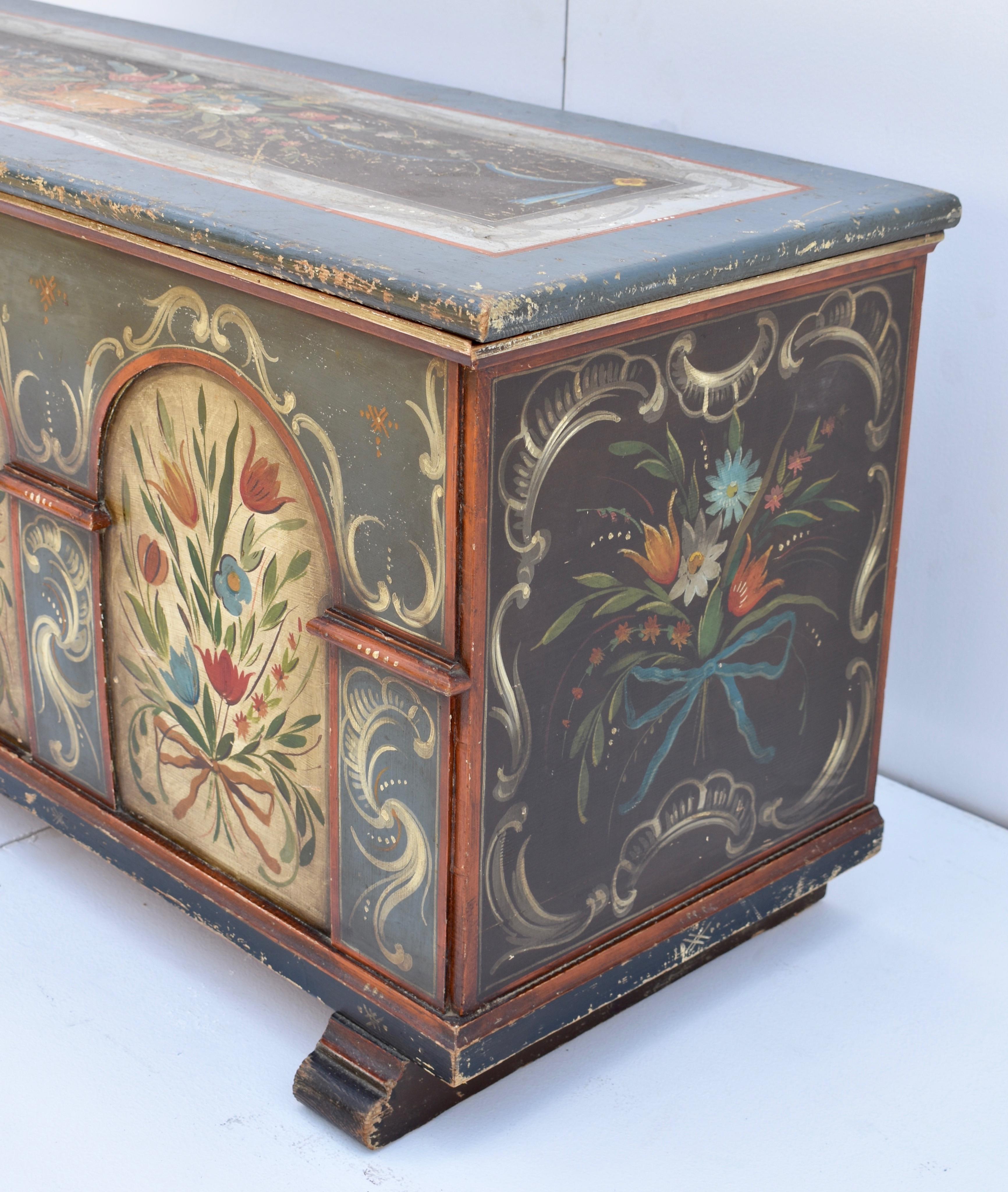 Hand-Painted Vintage Pine Trunk or Blanket Chest in Original Decorative Paint