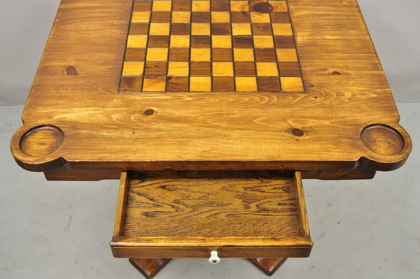 Vintage Pine Wood Colonial Style Pedestal Base Game Table with Drawer In Good Condition In Philadelphia, PA