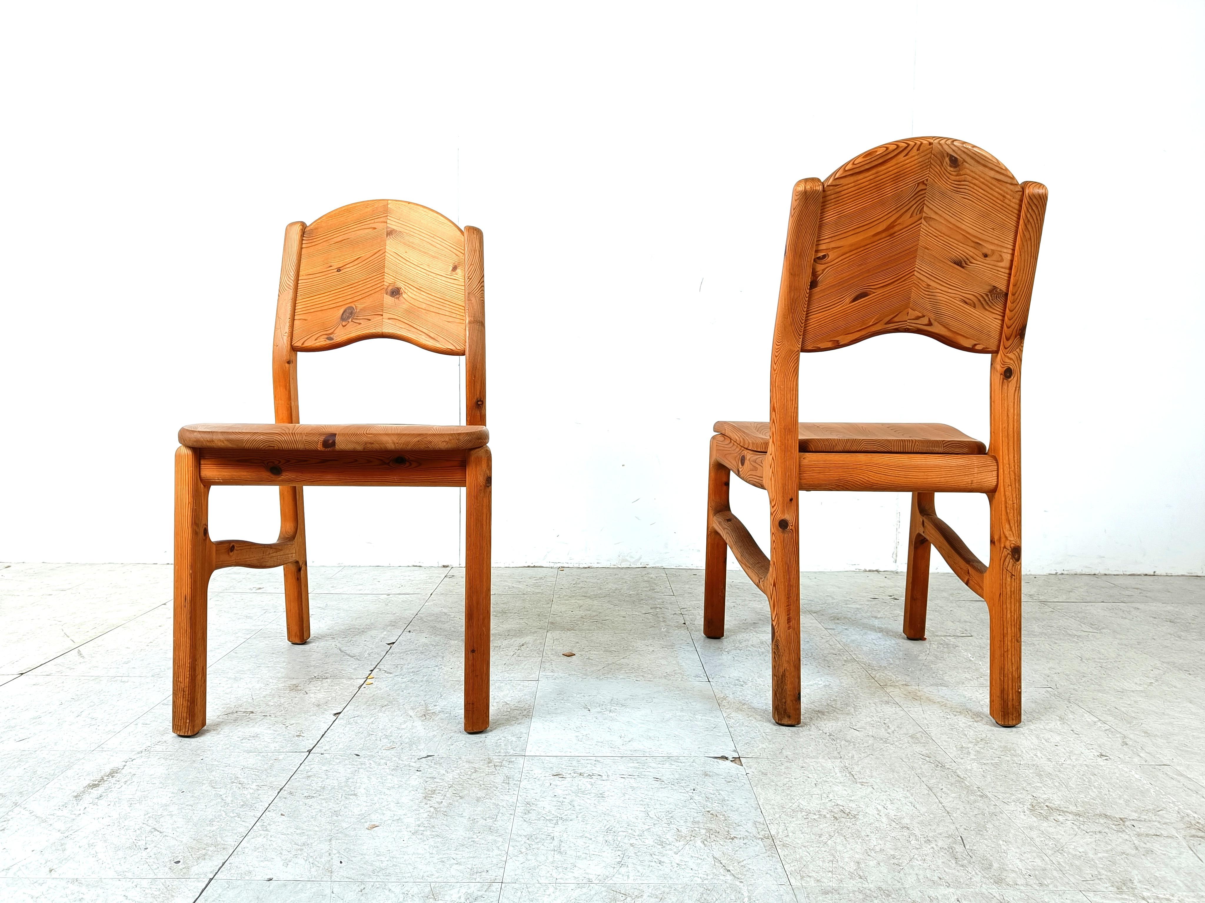 Vintage pine wood dining chairs - 1970s For Sale 2