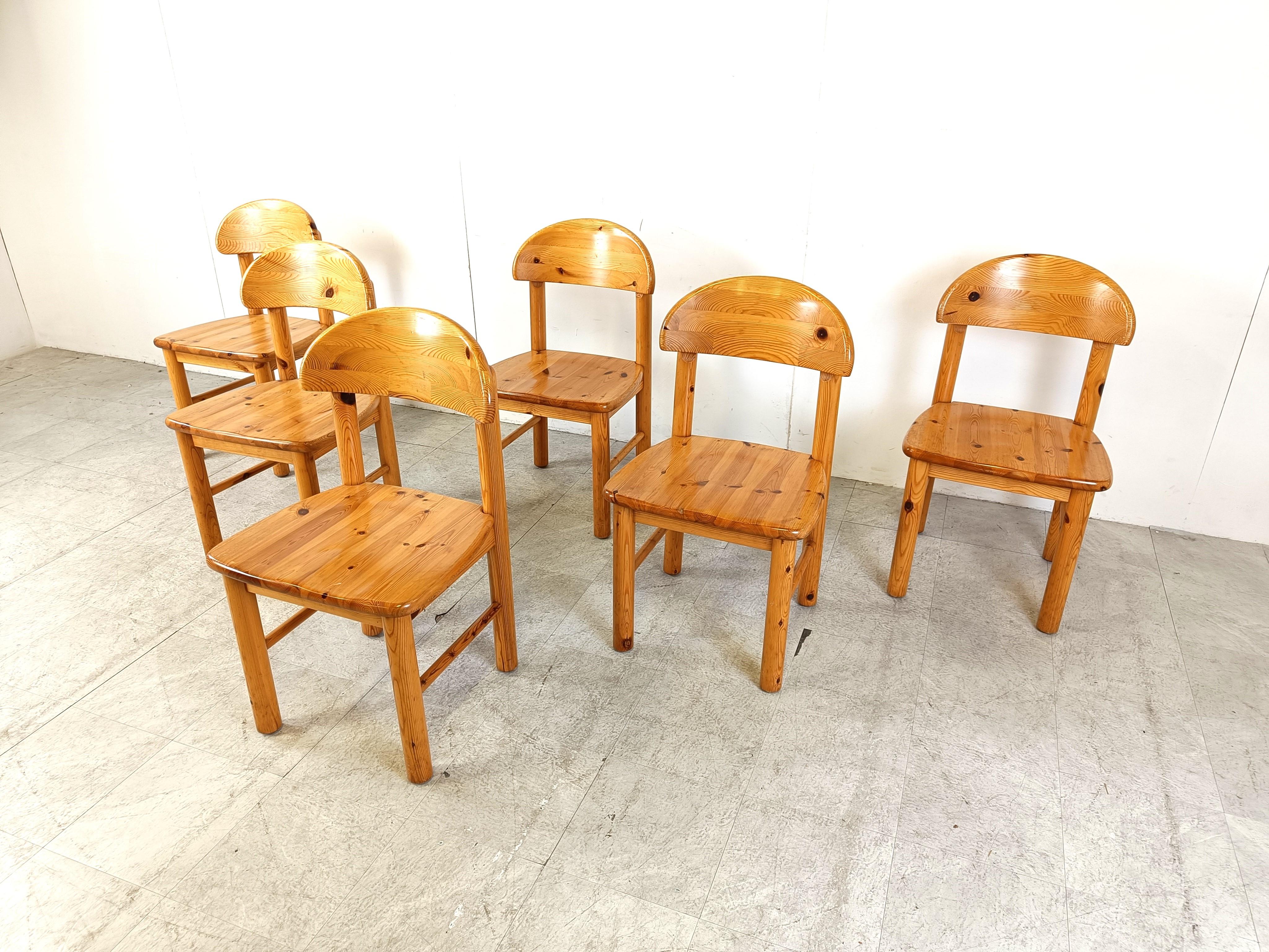 Vintage pine wood dining chairs in the style of Rainer Daumiller.

Nice and solid chairs.

Timeless and can be combined in lots of interiors.

Good condition

1980s - Denmark 

Dimensions:
Height: 87cm/34.25