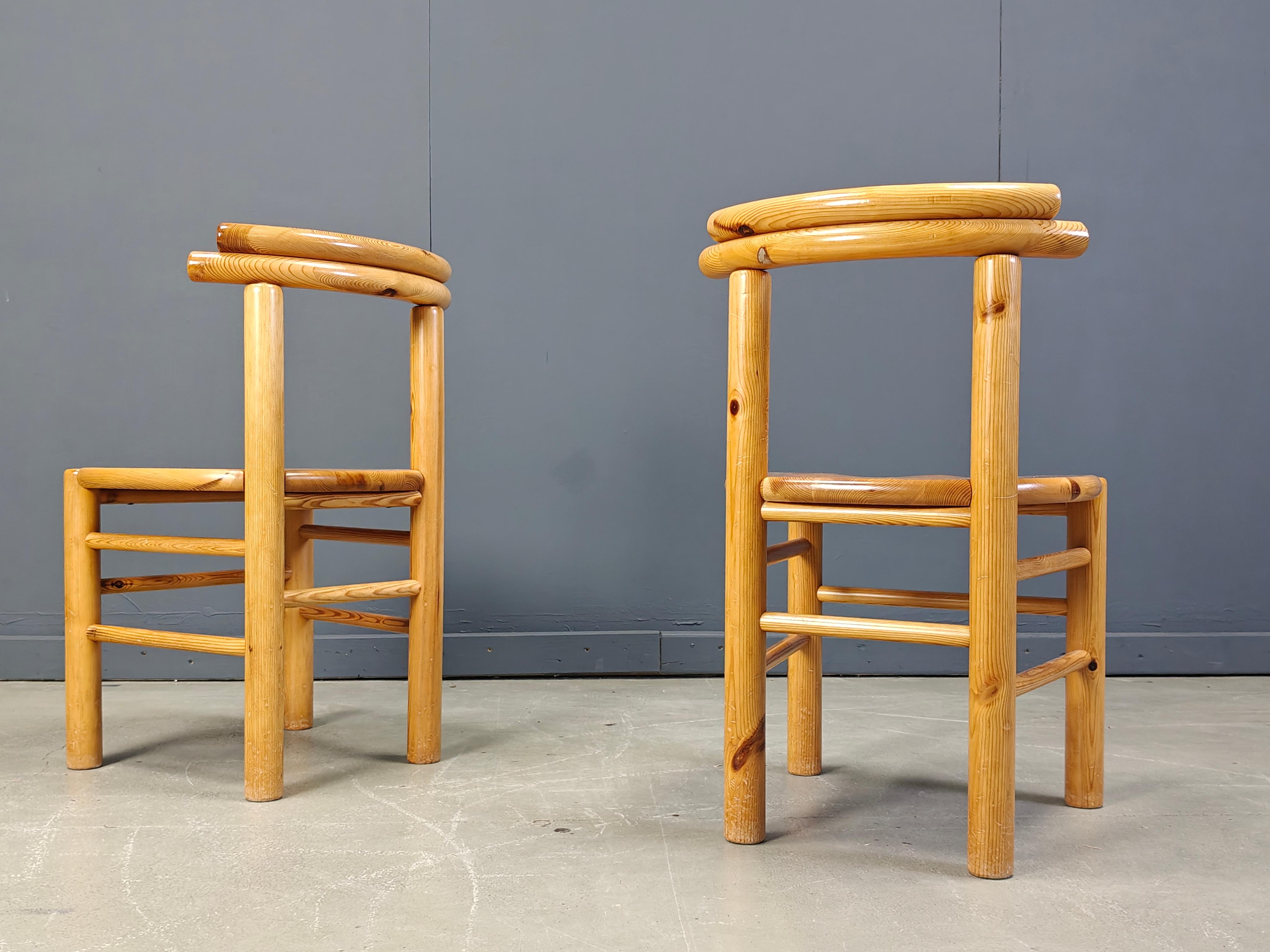 Scandinave moderne Chaises de salle à manger vintage en bois de pin - années 1980 - lot de 6 en vente