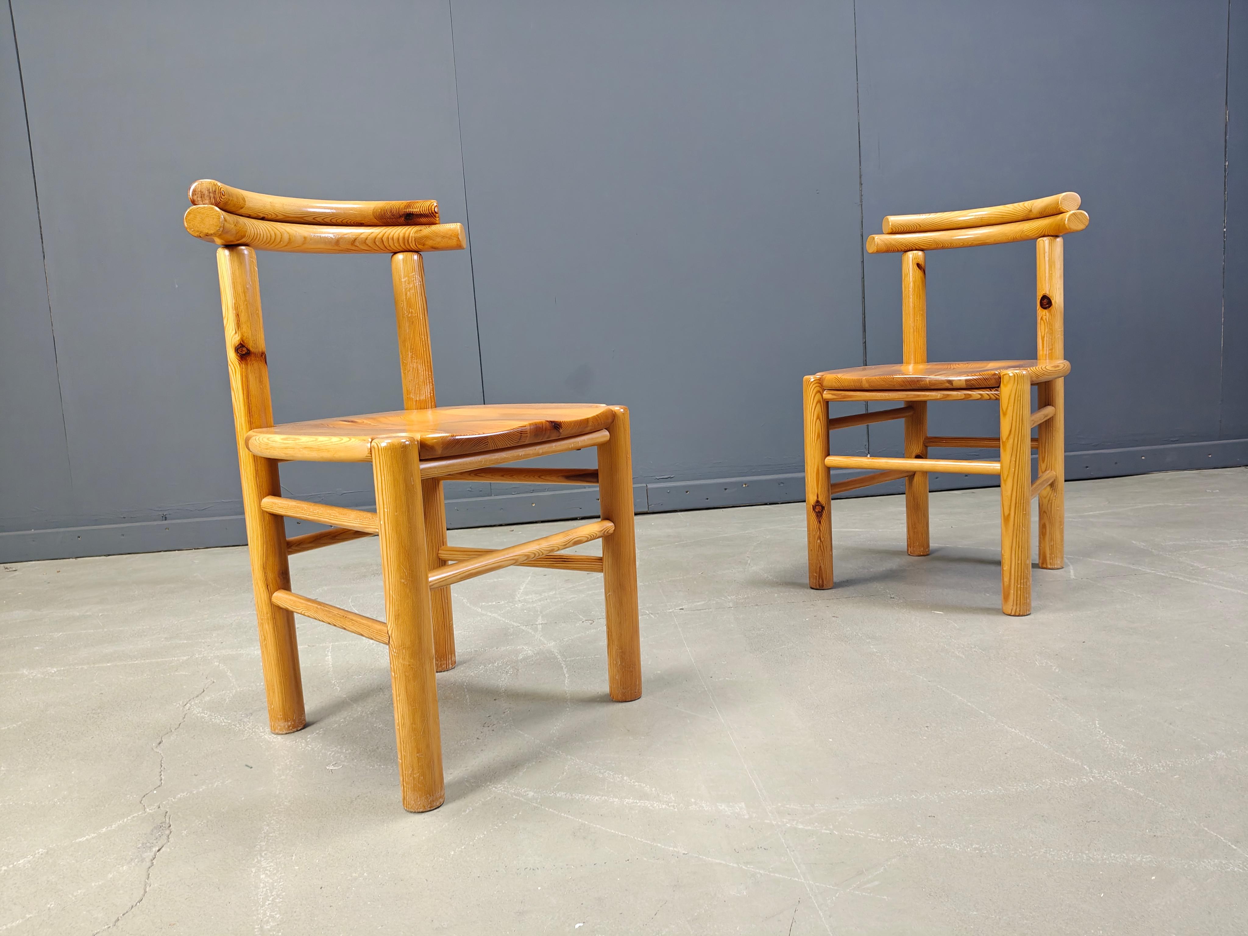 Pin Chaises de salle à manger vintage en bois de pin - années 1980 - lot de 6 en vente