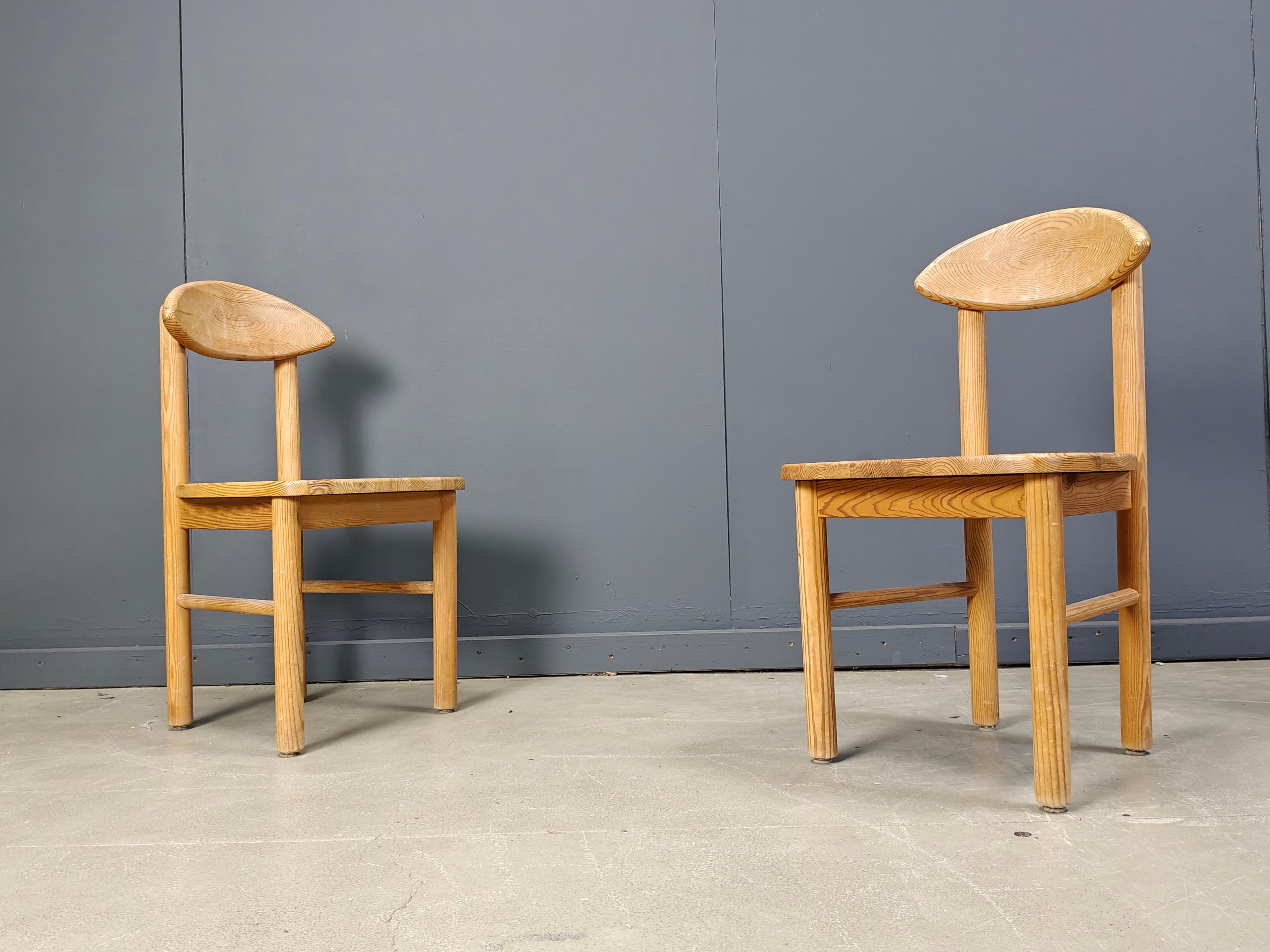 Vintage Kiefer Holz Esszimmerstühle, Satz von 7 - 1980s im Zustand „Gut“ im Angebot in Leuven, Vlaams Gewest