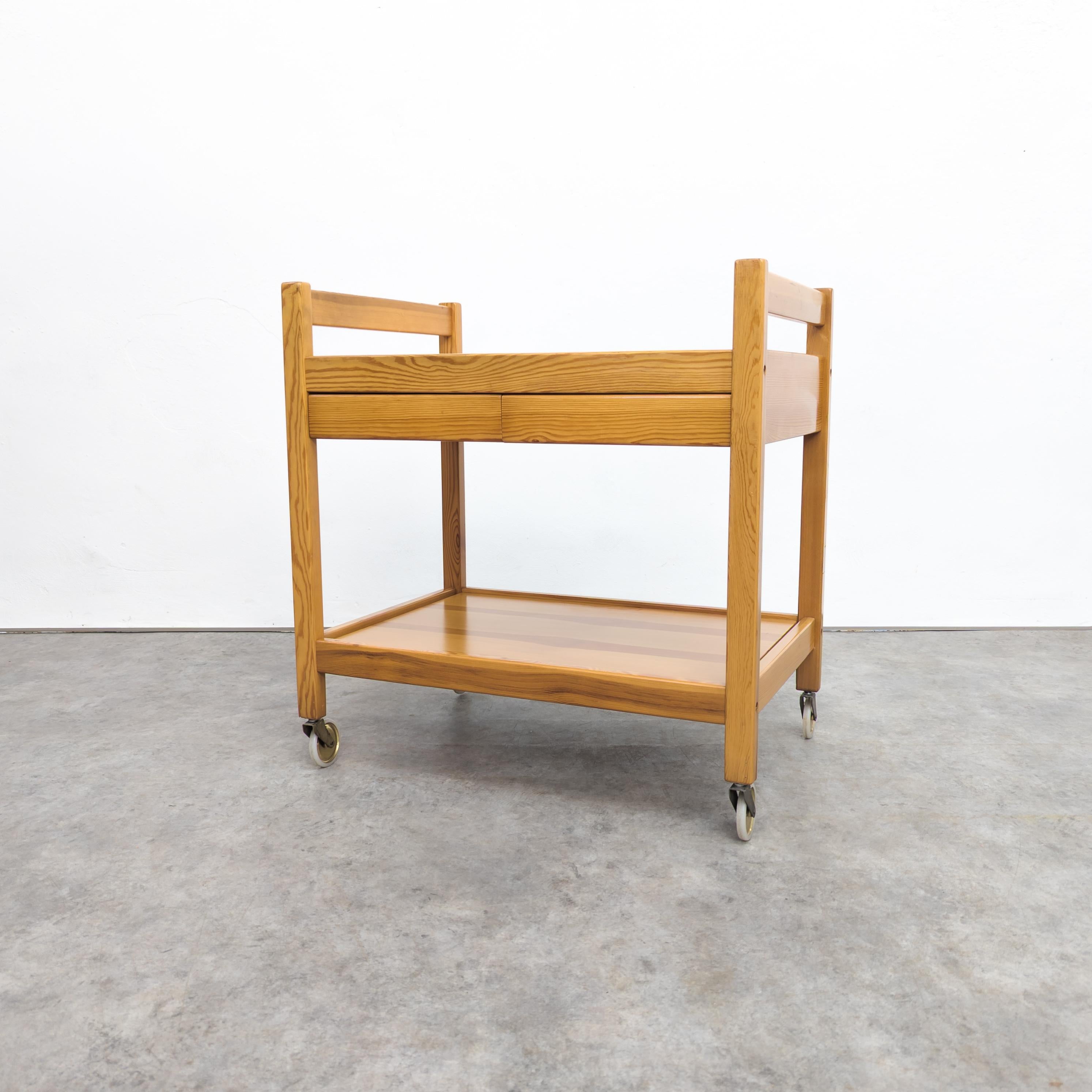 Scandinavian Modern Vintage pine wood serving cart by Erik Wørts, 1970s For Sale