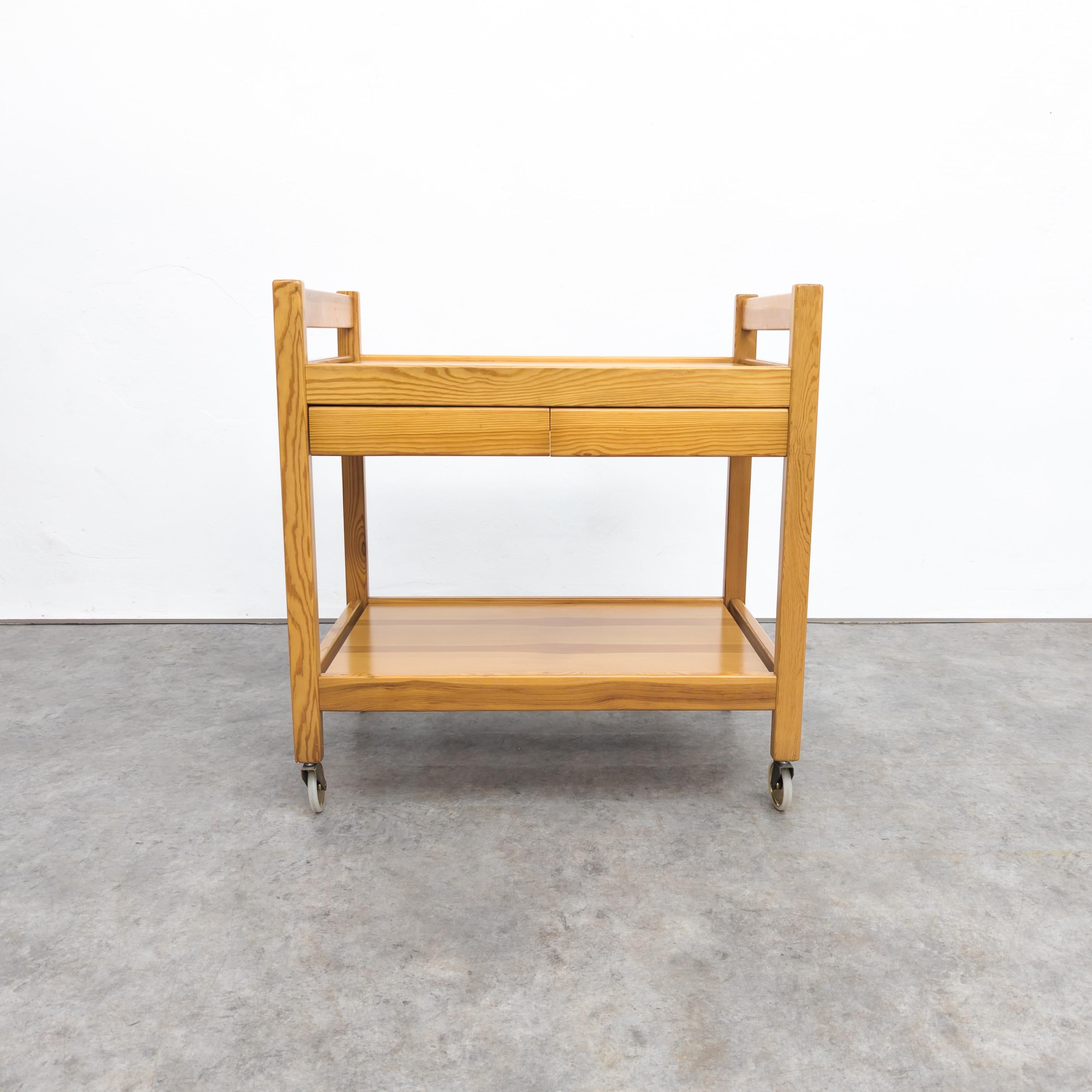 Fin du 20e siècle Chariot de service vintage en bois de pin par Erik Wørts, 1970 en vente