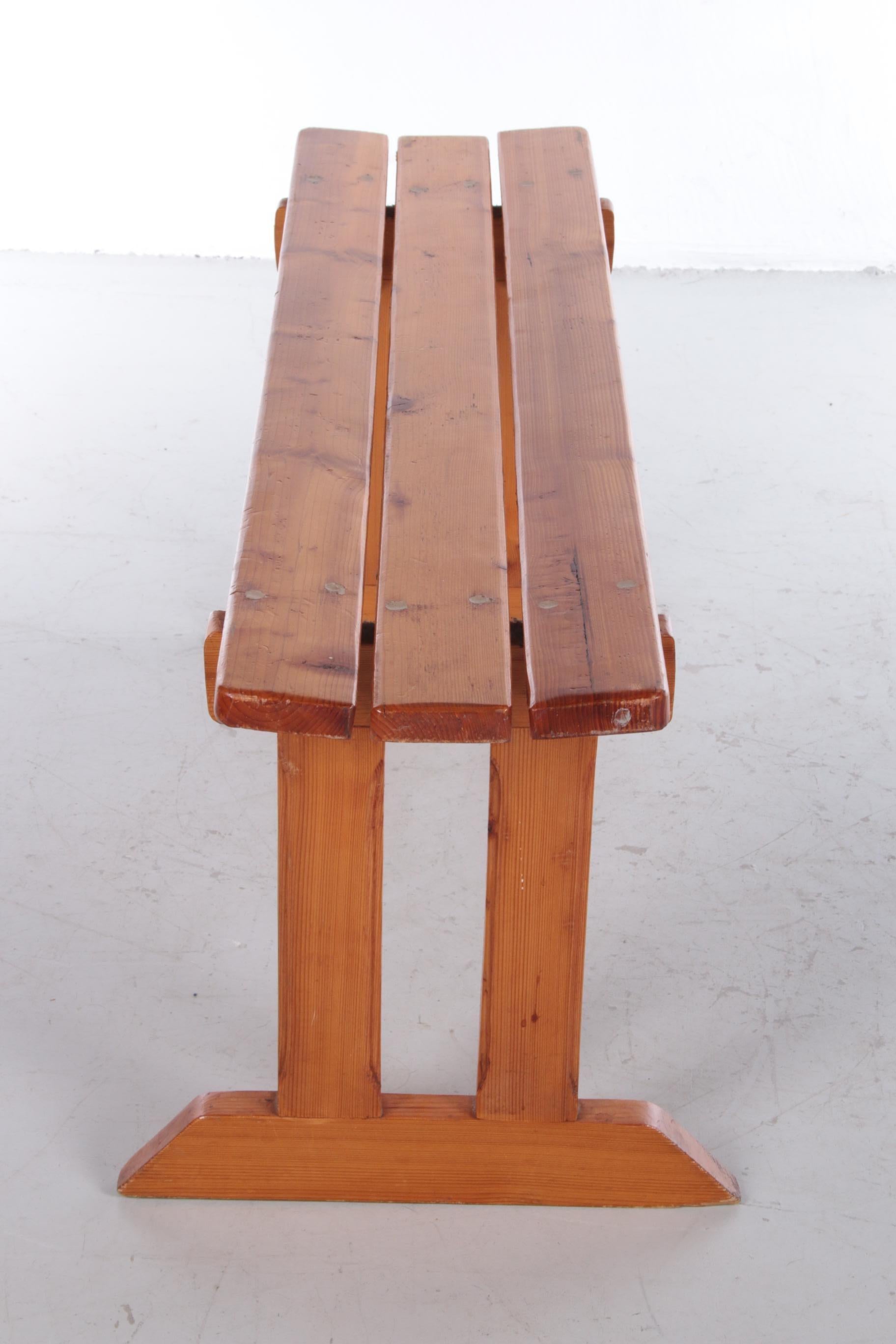 Vintage Pine Wooden Bench Tough Look from France In Good Condition For Sale In Oostrum-Venray, NL