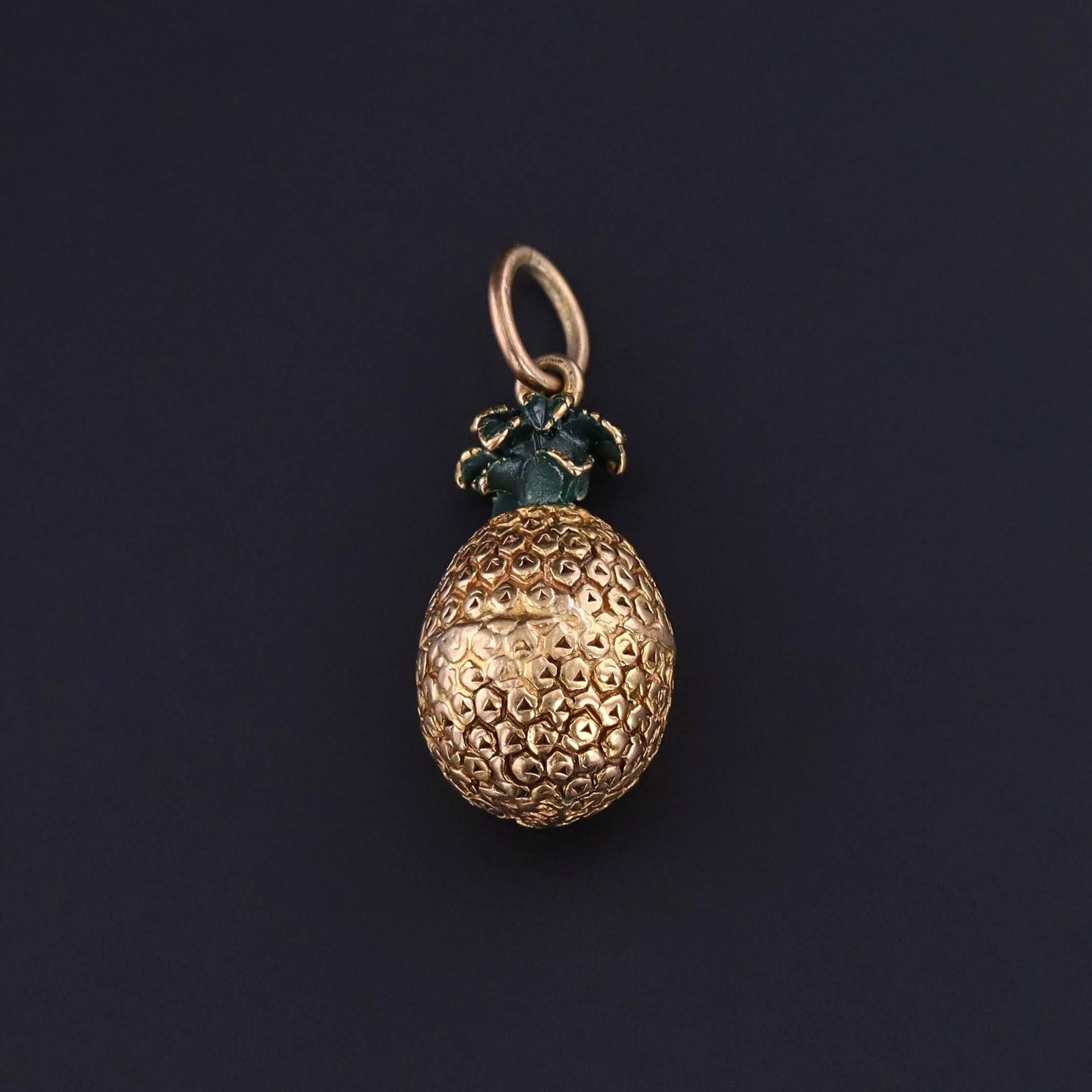 Contemporain Breloque ananas vintage en or 9ct en vente