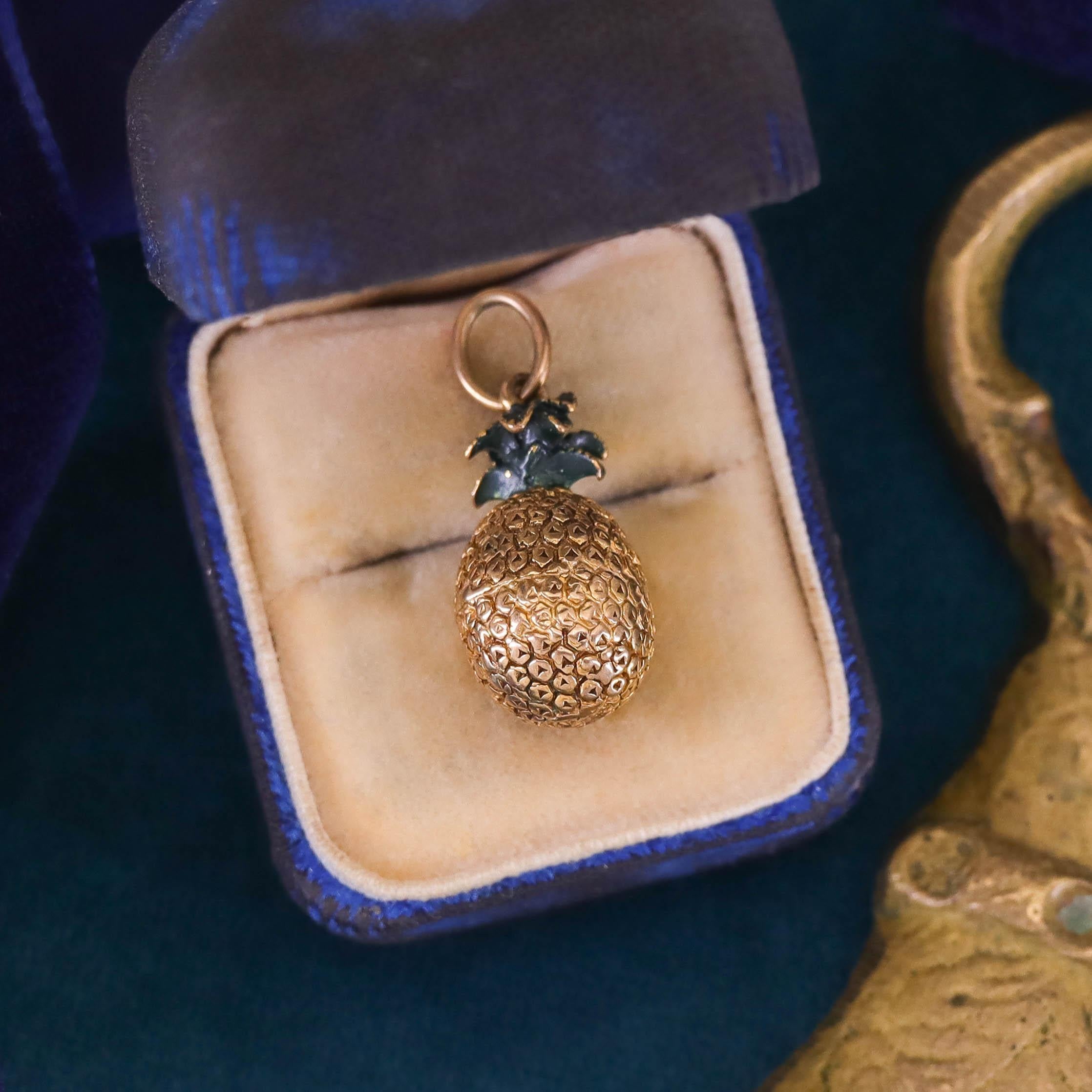 Breloque ananas vintage en or 9ct en vente 1