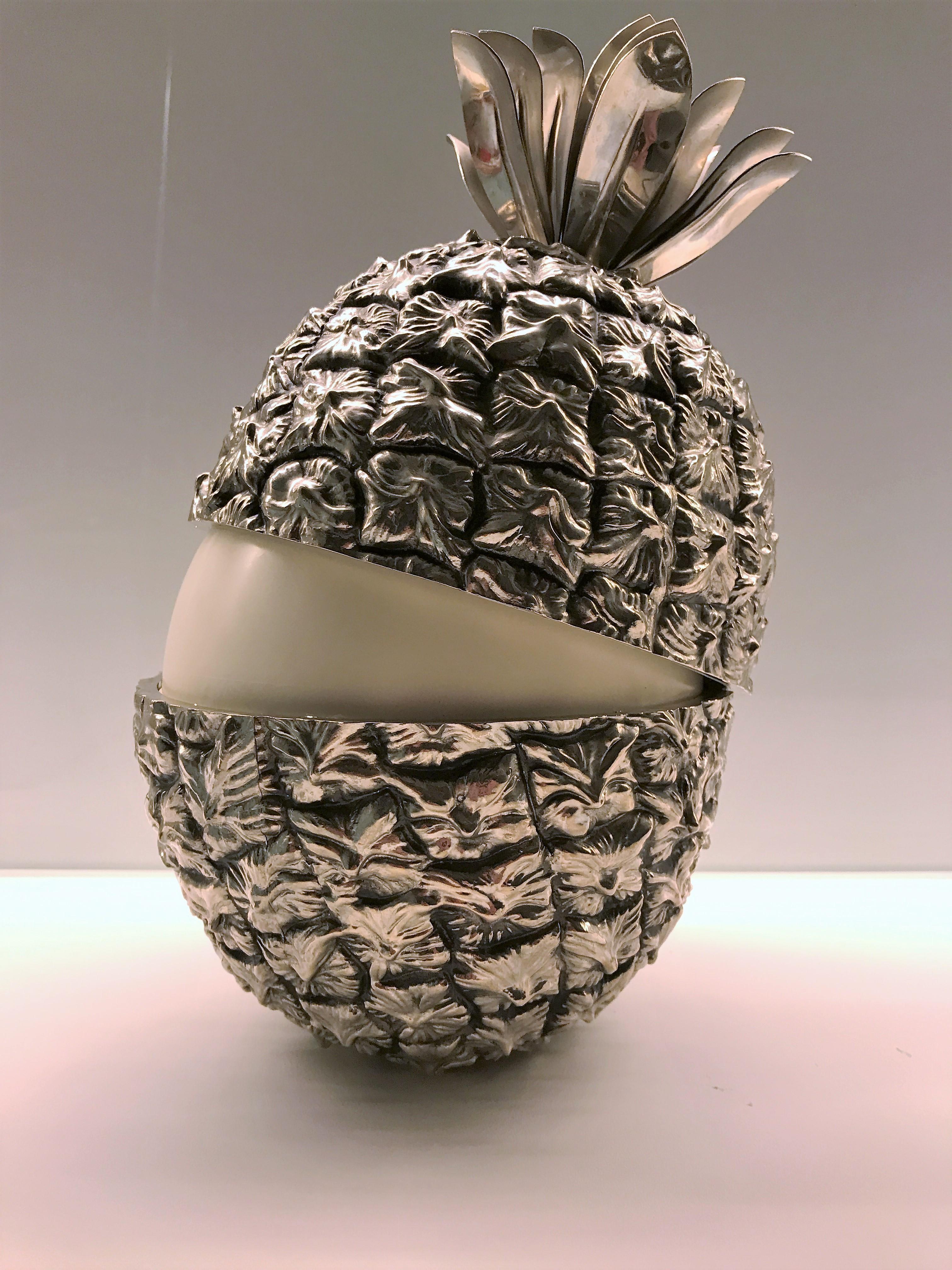 Beautiful pineapple ice bucket designed by Hans Turnwald for Freddo Therm.

This detailed pineapple like ice bucket is a beautiful luxurious appeal add-on for you bar, or as a decoration piece.

Very good condition, labeled on the