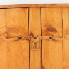 Vintage pinewood sideboard