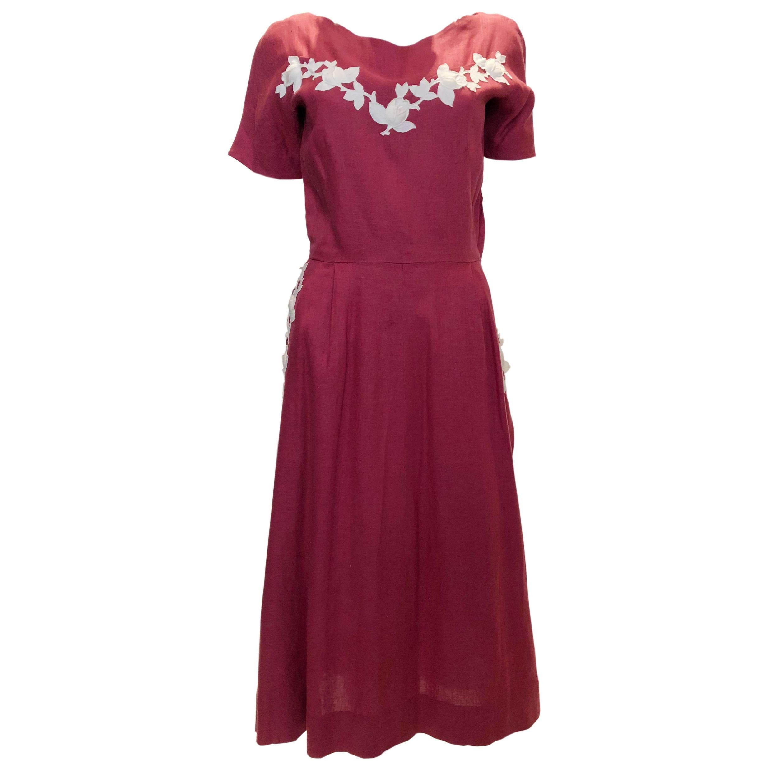 Vintage Pink 1950s Linen Dress with Rosebud detail For Sale