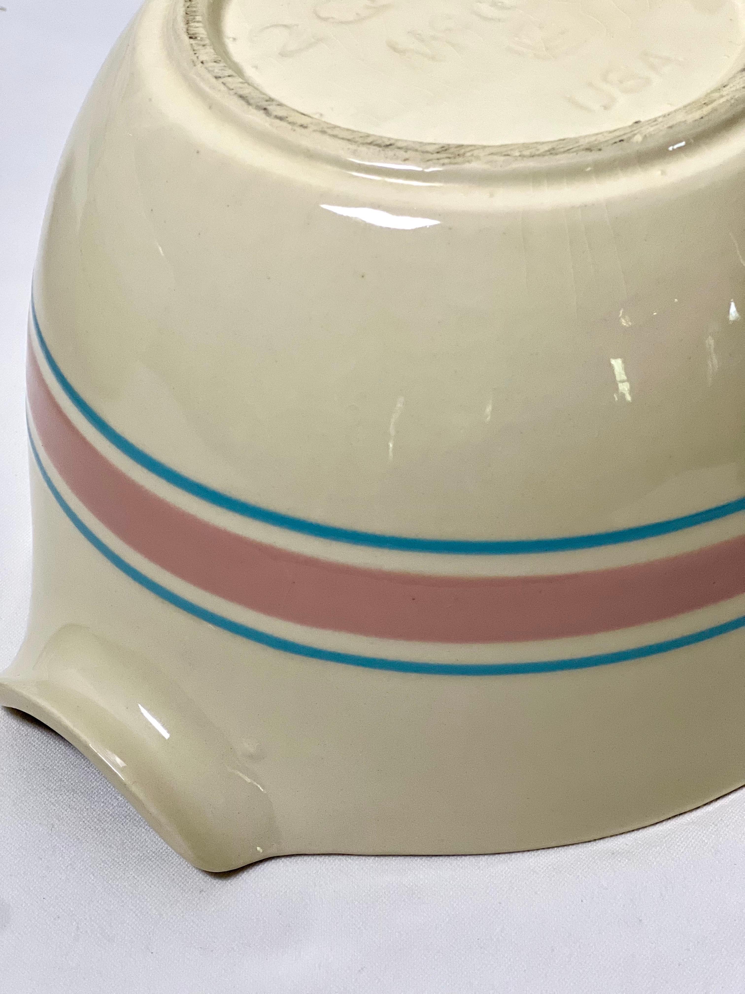 Bols mixtes roses et bleus vintage de McCoy Pottery, lot de 2 en vente 6