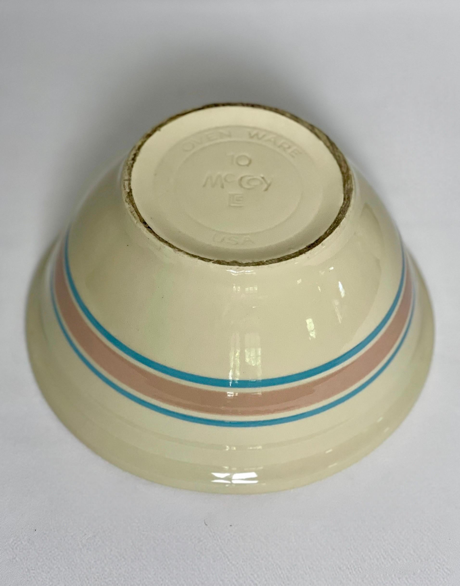 Poteries Bols mixtes roses et bleus vintage de McCoy Pottery, lot de 2 en vente
