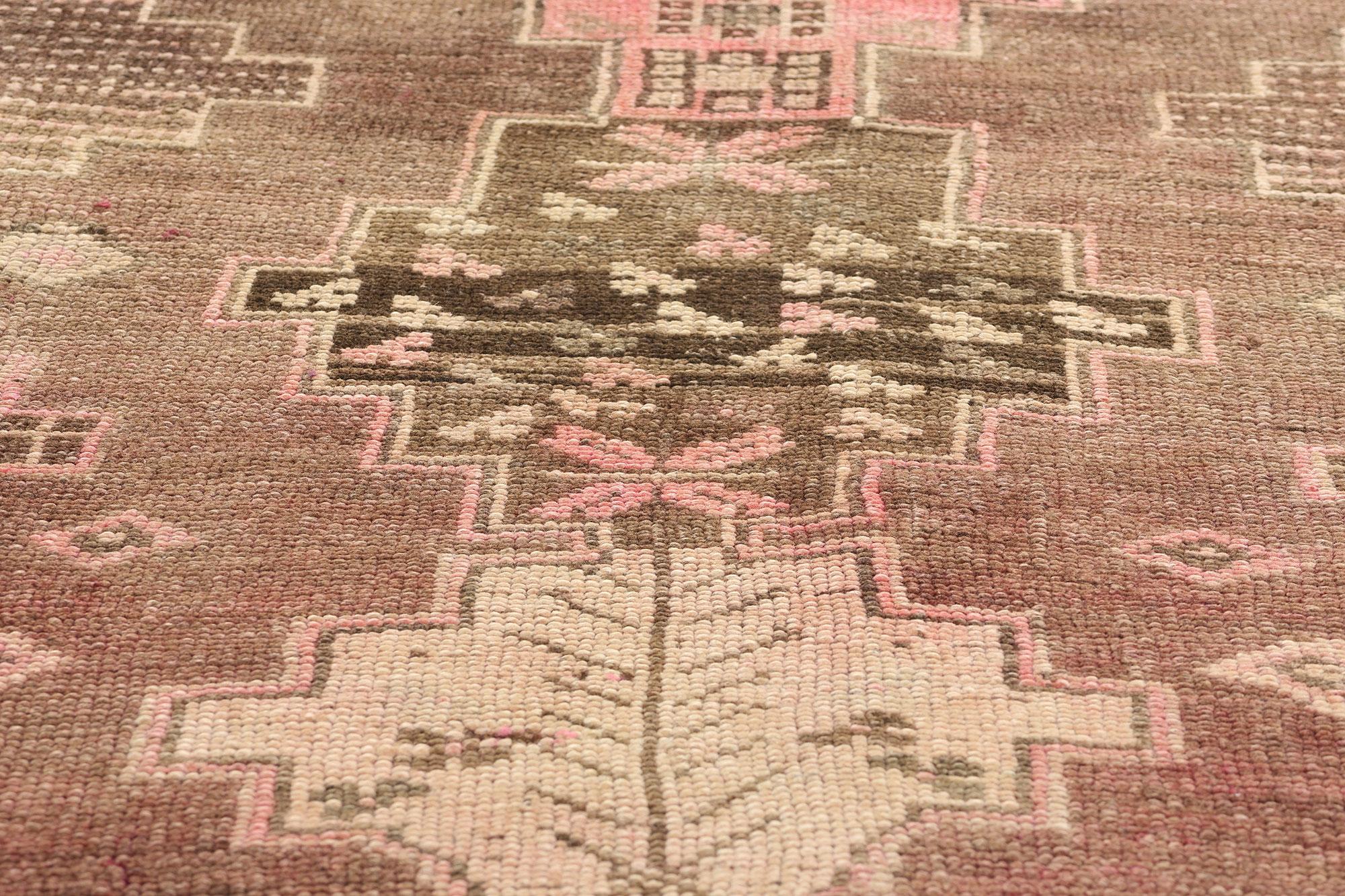 Noué à la main Tapis turc Kars vintage rose et Brown en vente