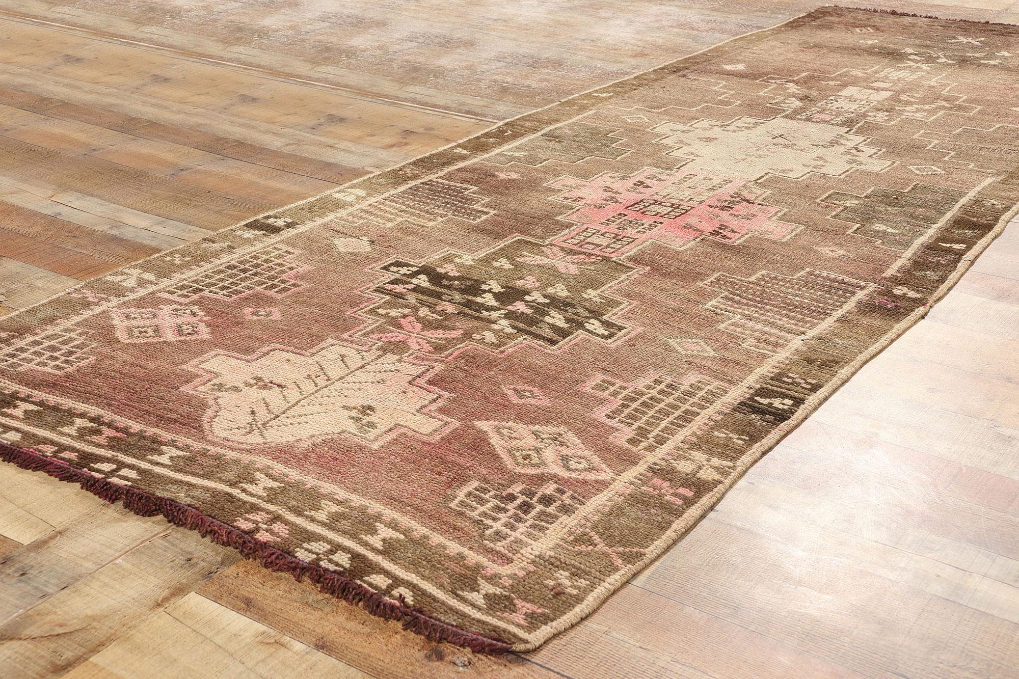 20ième siècle Tapis turc Kars vintage rose et Brown en vente