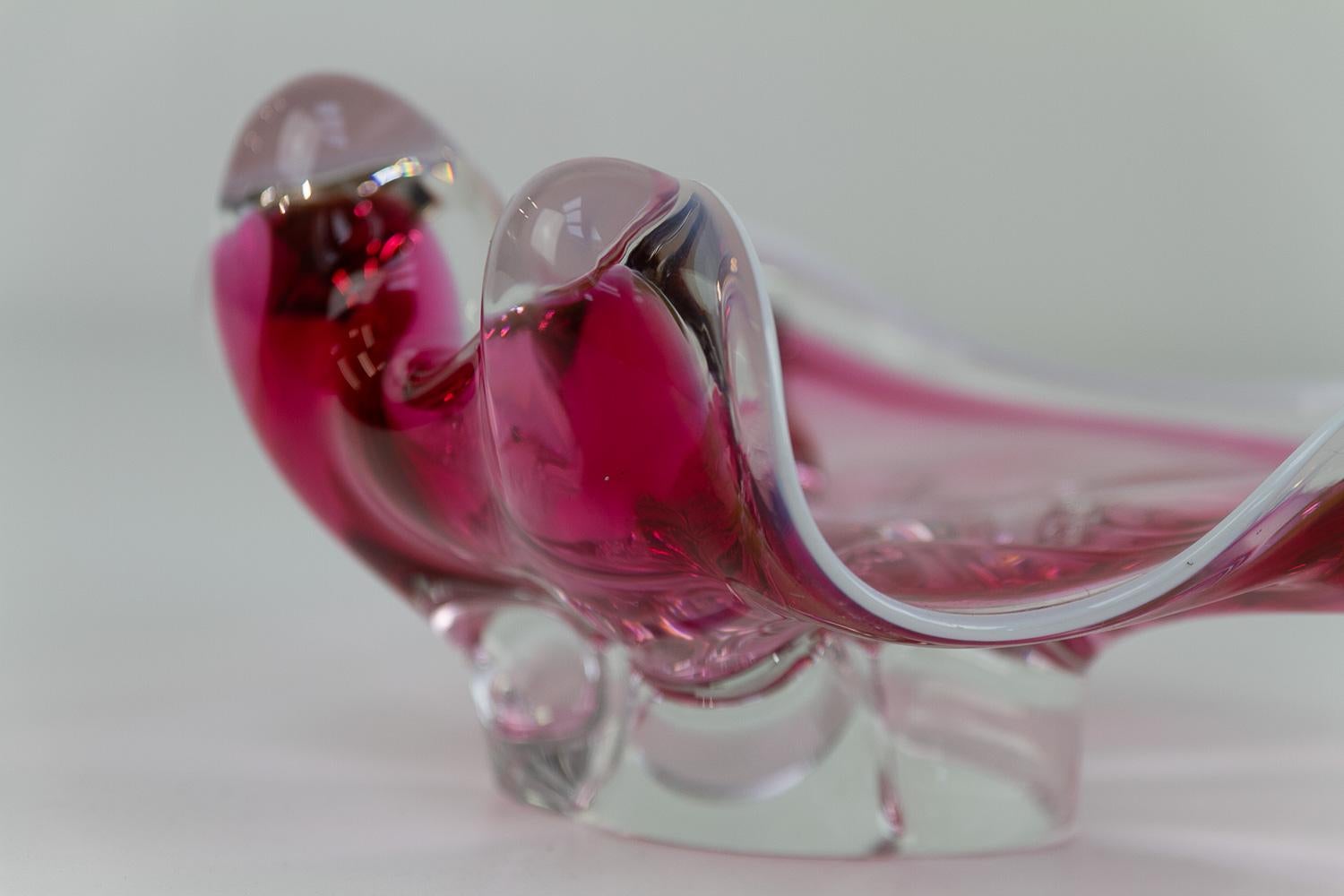 Vintage Pink Art Glass Bowl by Josef Hospodka, 1960s. In Good Condition For Sale In Asaa, DK