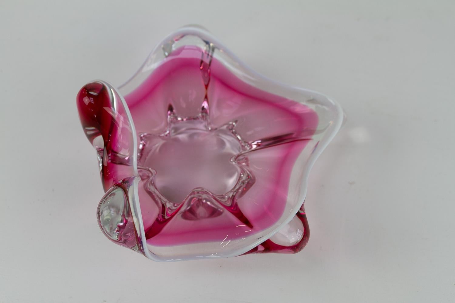 Mid-20th Century Vintage Pink Art Glass Bowl by Josef Hospodka, 1960s. For Sale