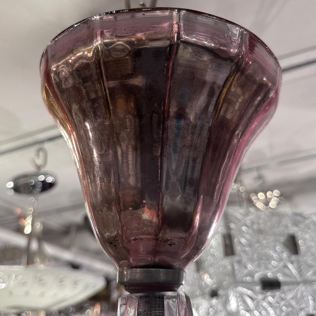 Lustre à 4 lumières en Murano rose d'Italie, circa 1950.

Mesures :
Chute : 45