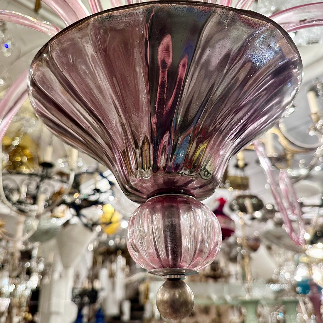 Lustre vintage en verre soufflé rose en vente 1