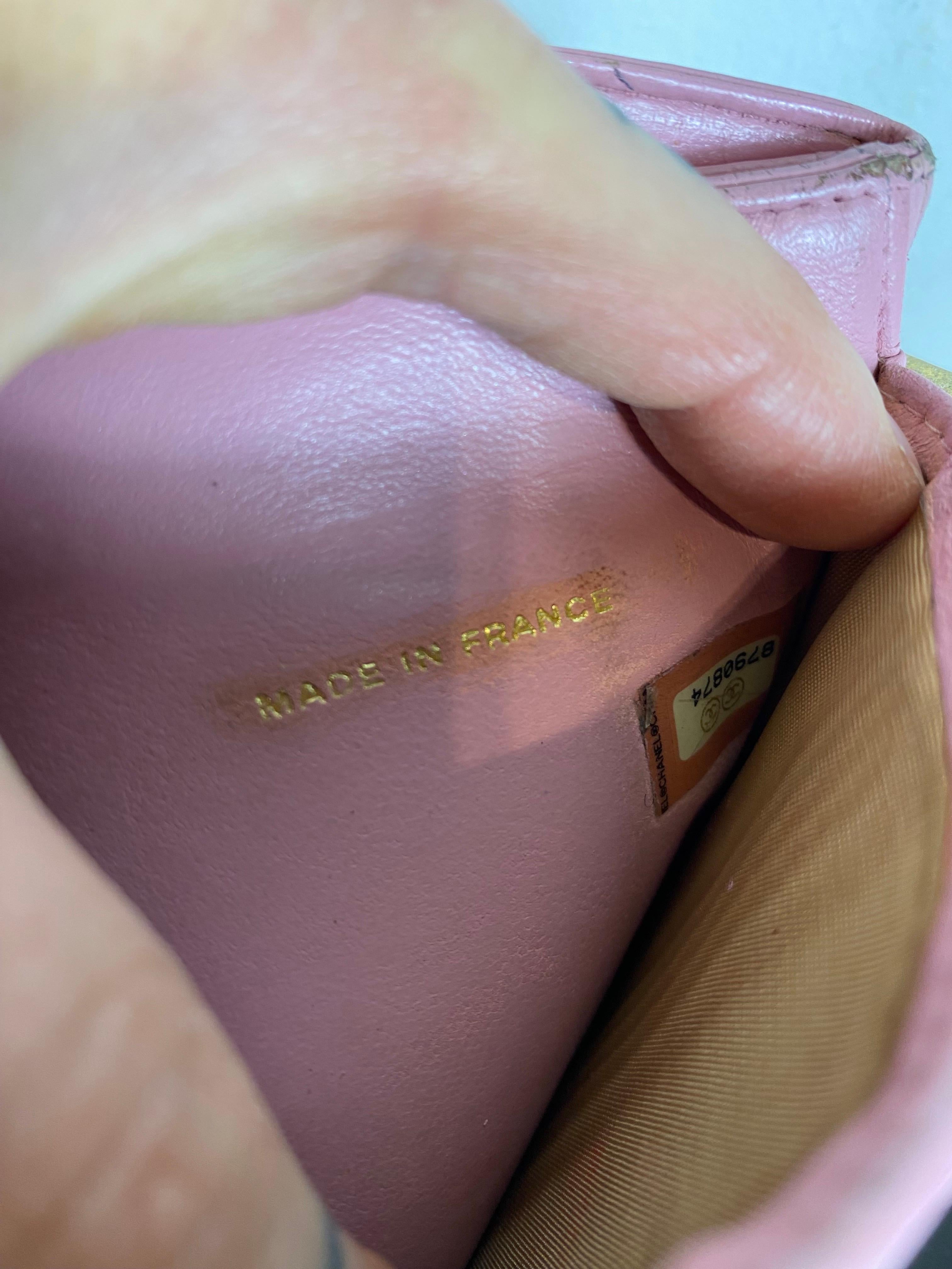 Cartera Chanel rosa vintage en venta 3
