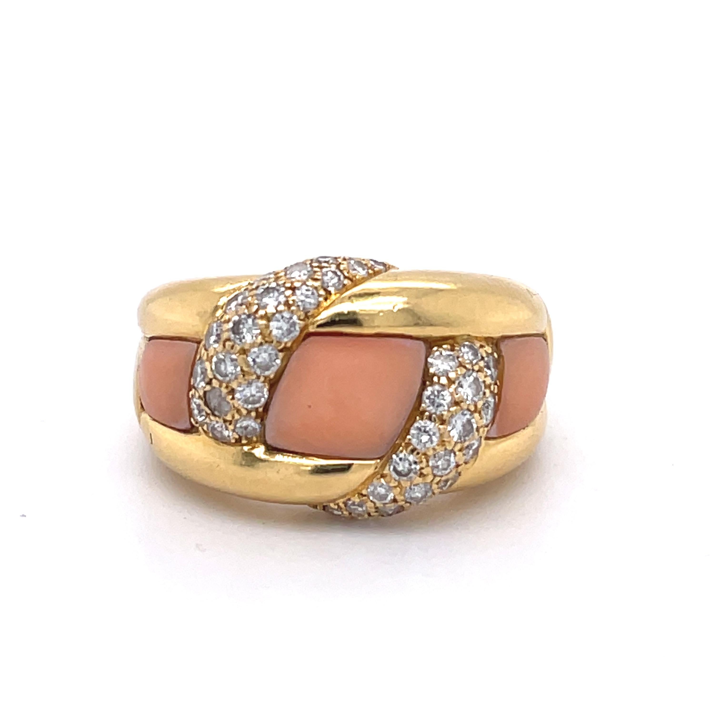 Vintage Pink Coral Ring - 18K yellow gold, 0.5CT Diamonds, Cocktail ring For Sale 4