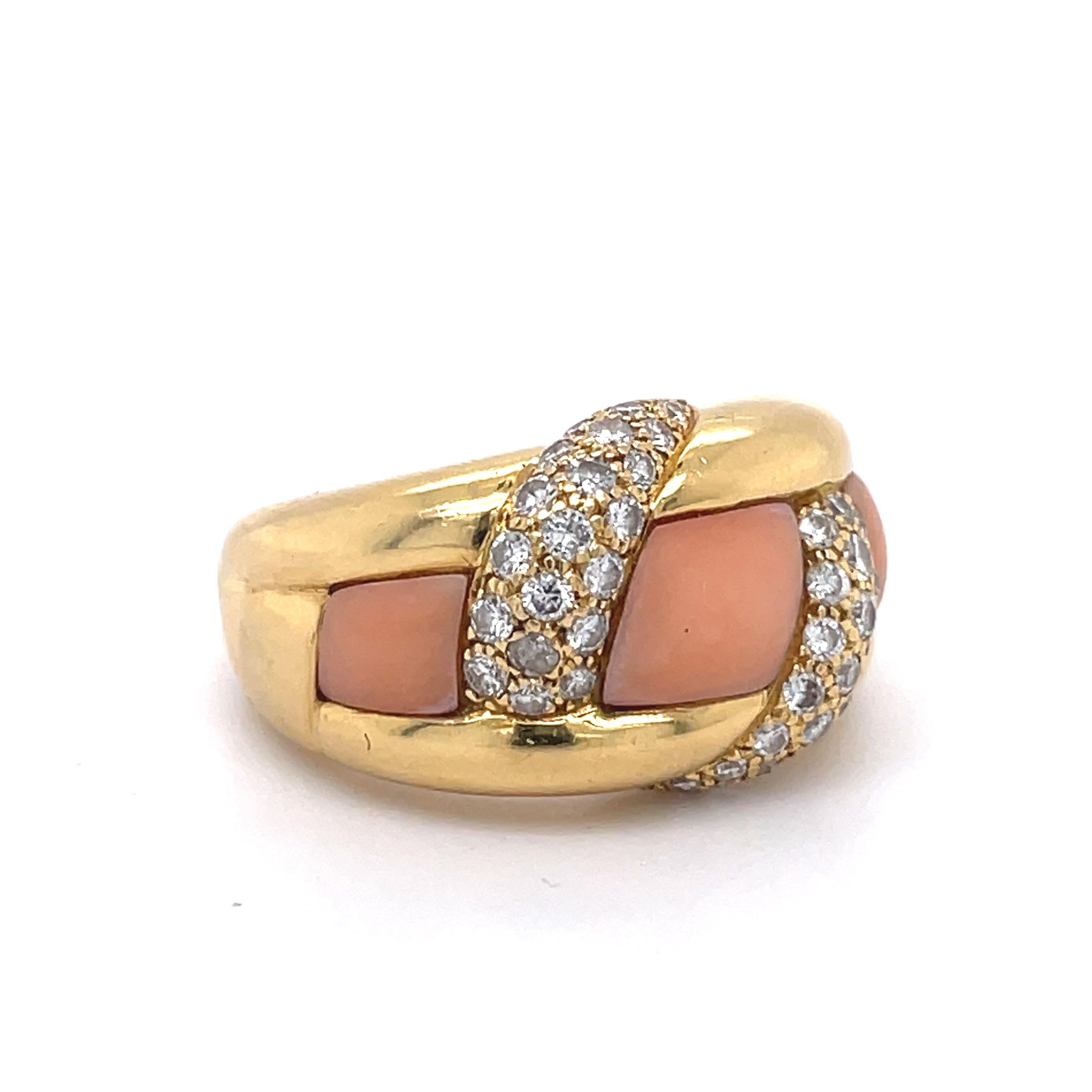 Post-War Vintage Pink Coral Ring - 18K yellow gold, 0.5CT Diamonds, Cocktail ring For Sale