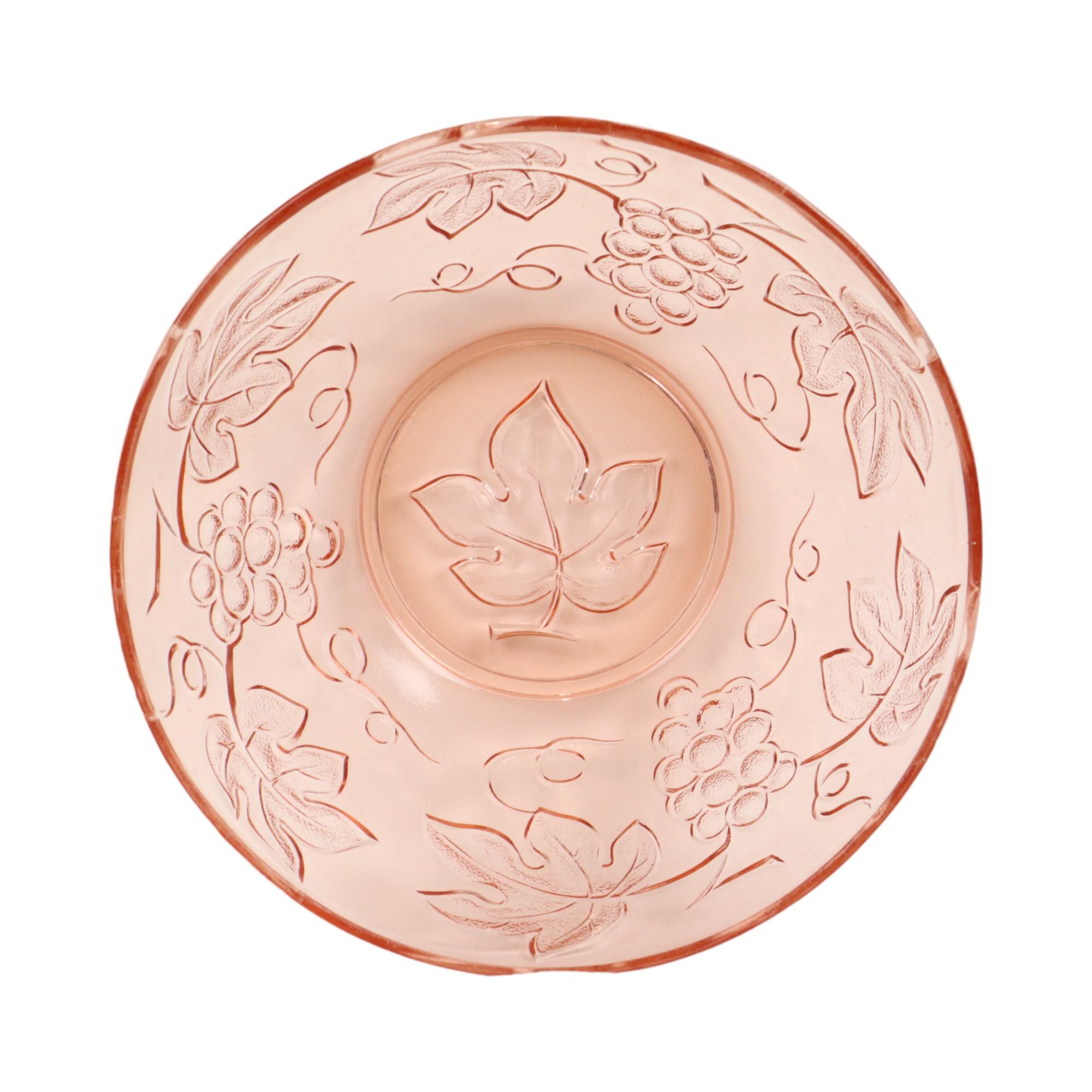 Bol en cristal rose Vine fabriqué en France Bon état - En vente à Poperinge, BE