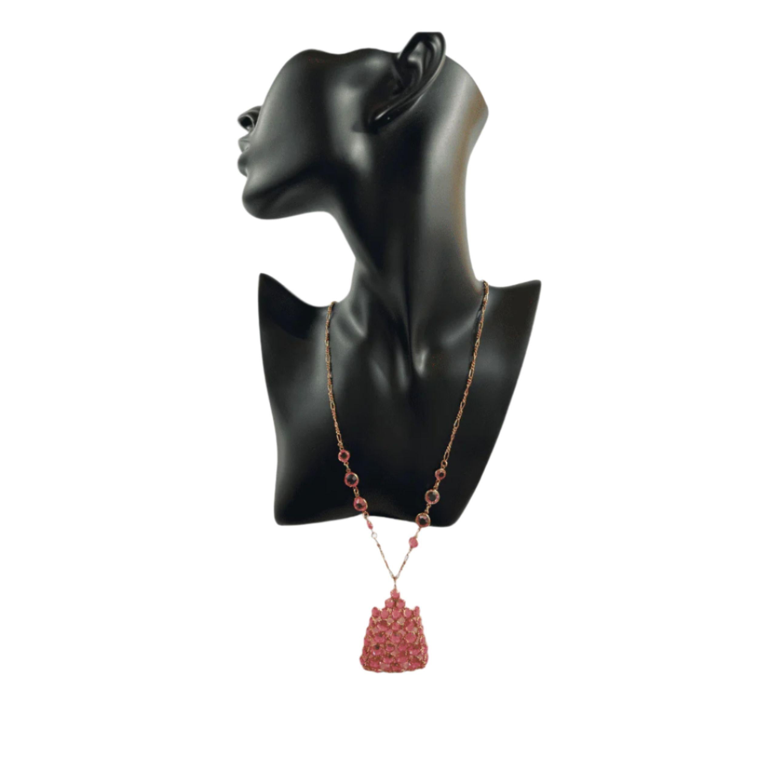 Collier vintage en verre taillé rose avec chaîne en or et pendentif géométrique Pour hommes en vente