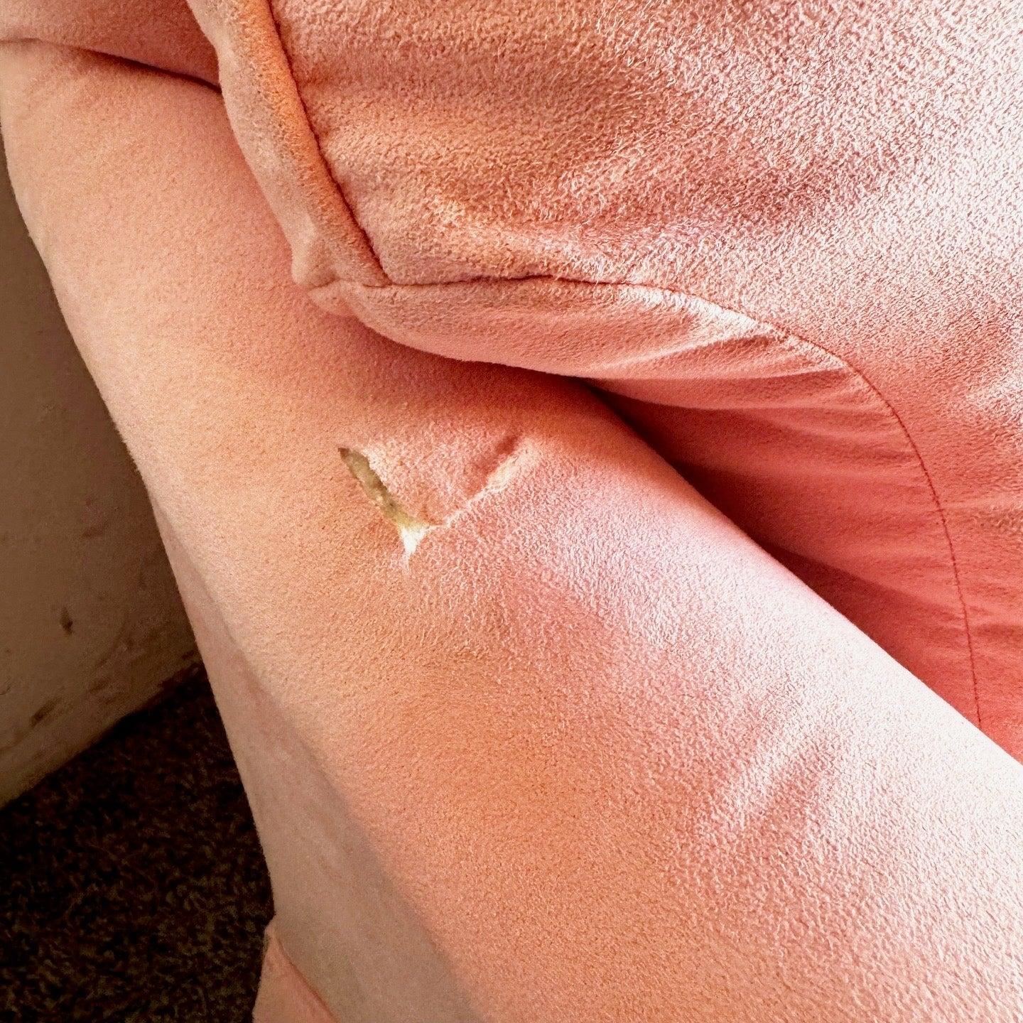Übergroße Vintage-Loungesessel aus rosa Stoff in Übergröße - ein Paar im Angebot 3