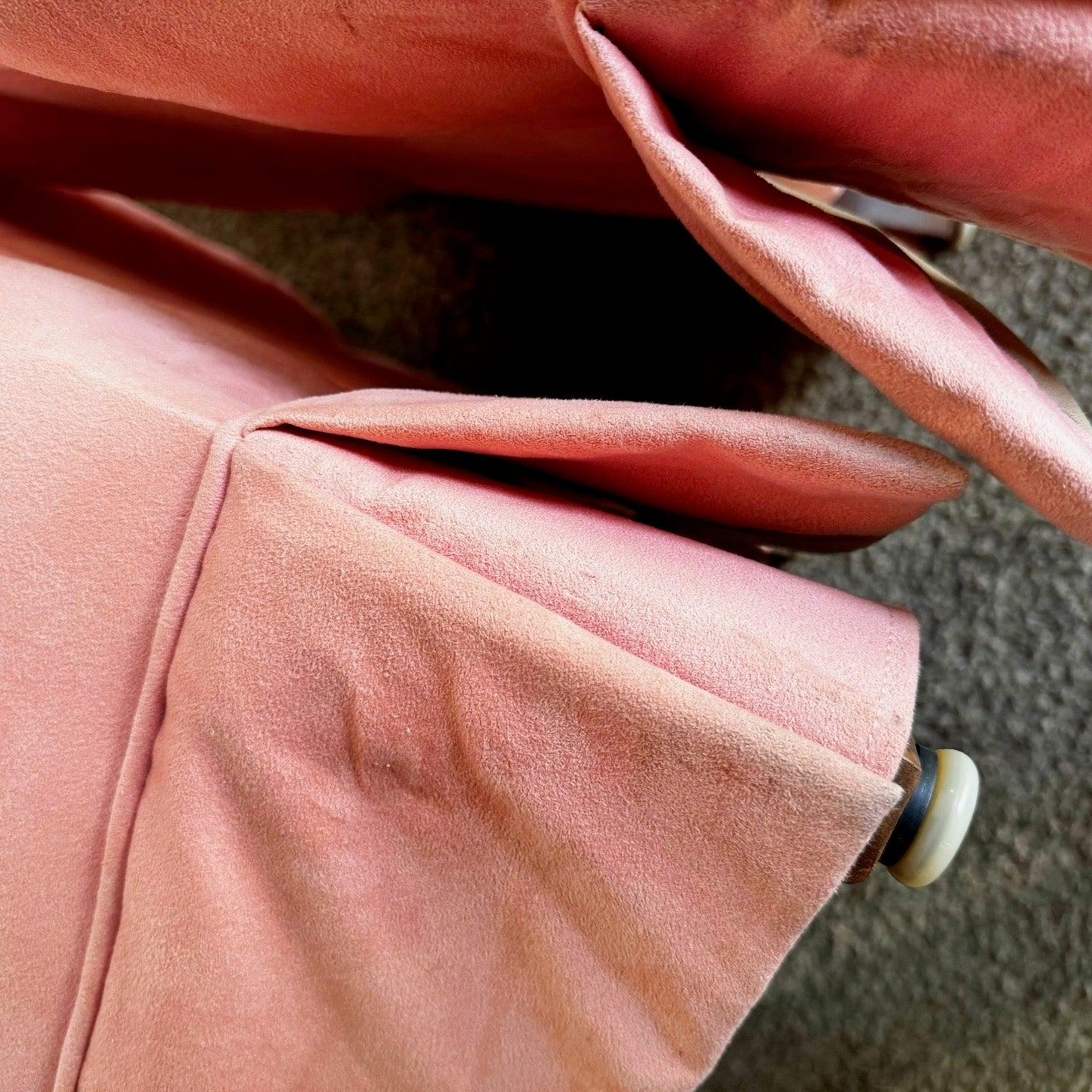 Übergroße Vintage-Loungesessel aus rosa Stoff in Übergröße - ein Paar im Angebot 4