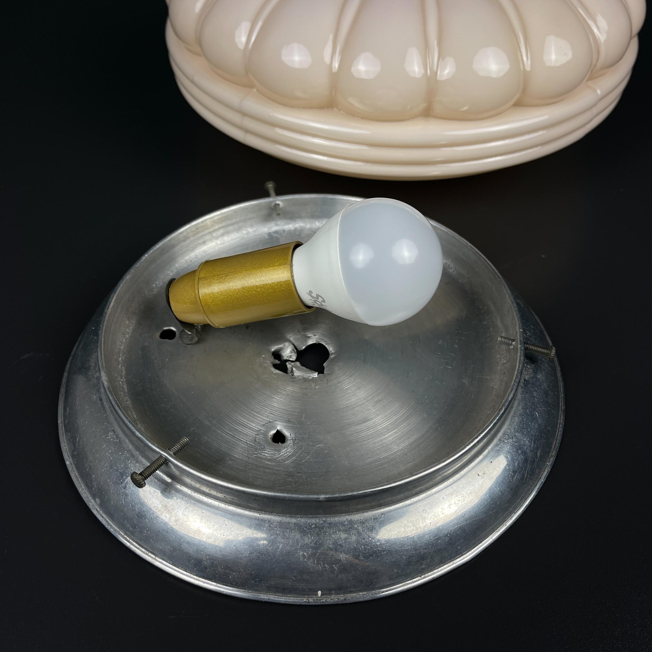 Lampada da soffitto in vetro rosa d'epoca, Italia anni '50 in vendita 1