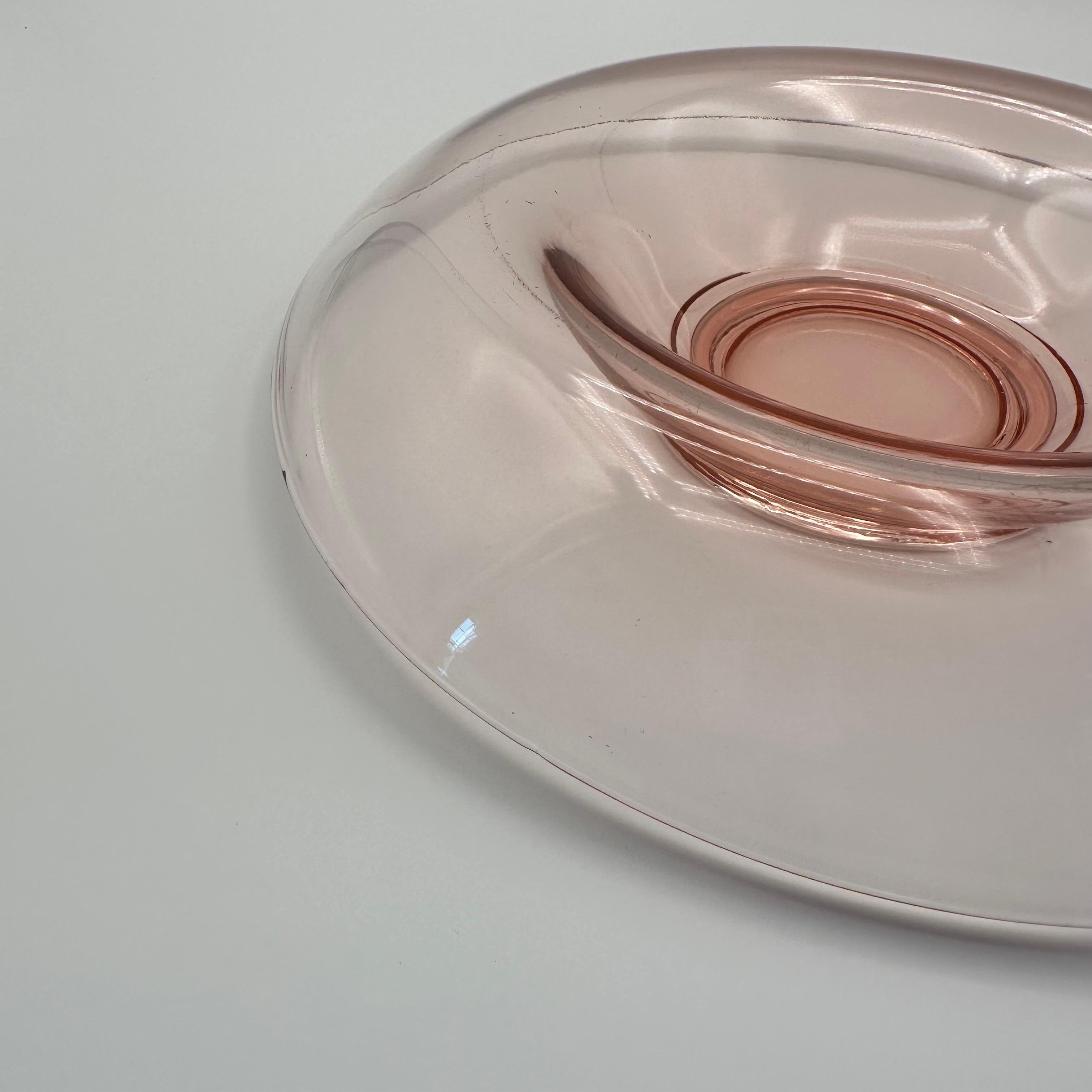 Vintage Pink Glass Round Centerpiece Bowl with Curved Waterfall Shape In Good Condition In Amityville, NY