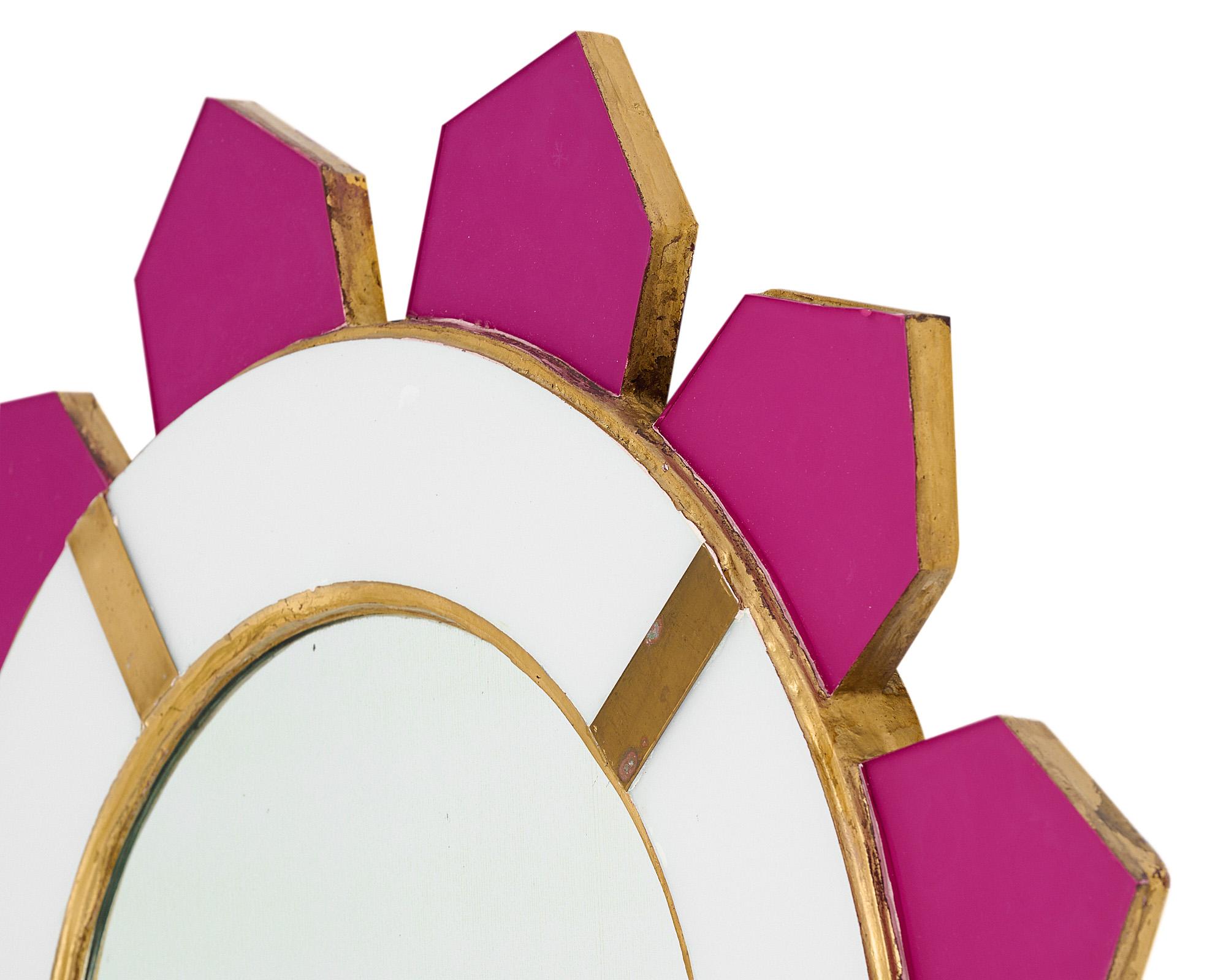 Fin du 20e siècle Miroir vintage en verre rose en forme de soleil