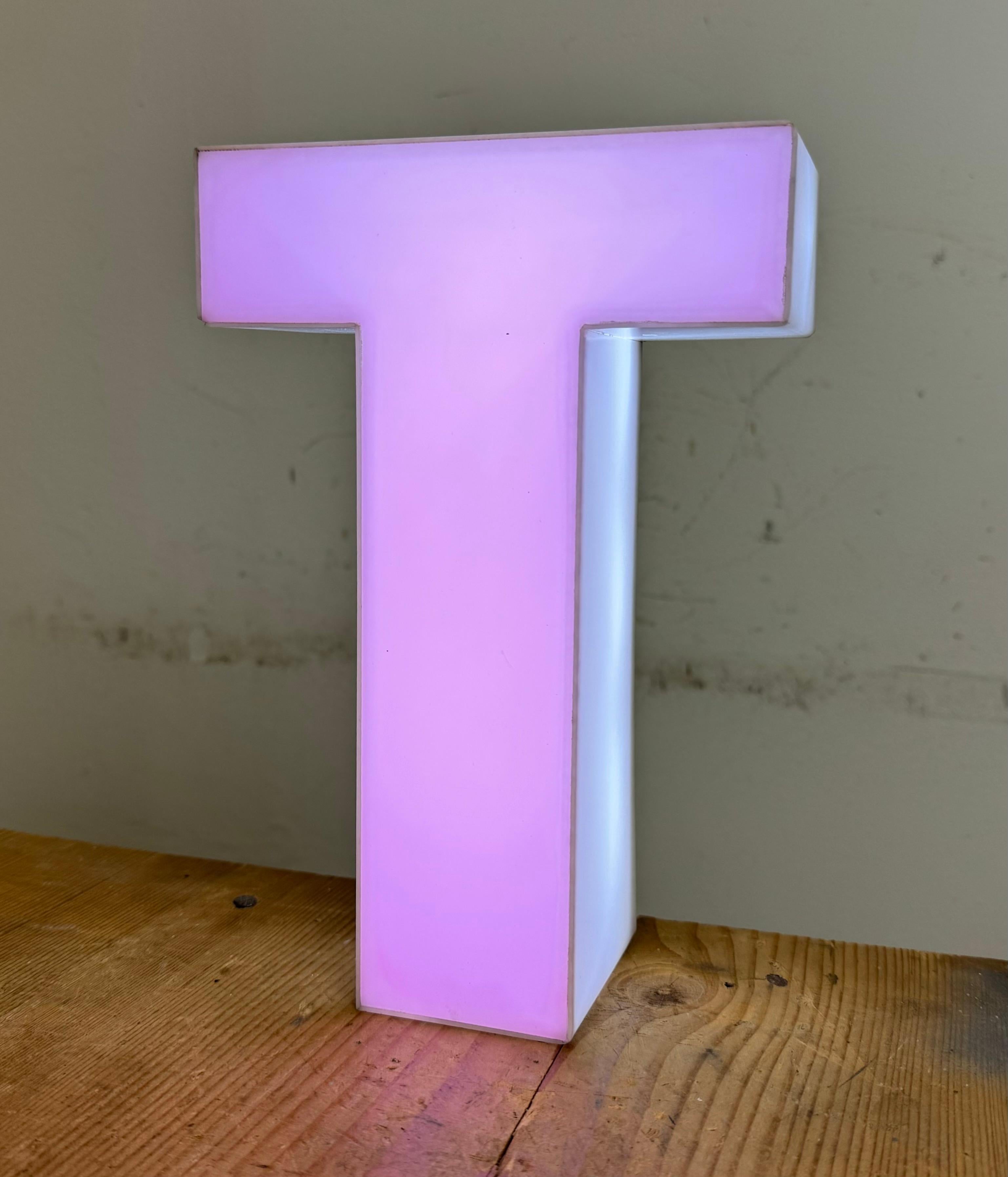 Vintage Pink Illuminated Letter T , 1970s For Sale 5