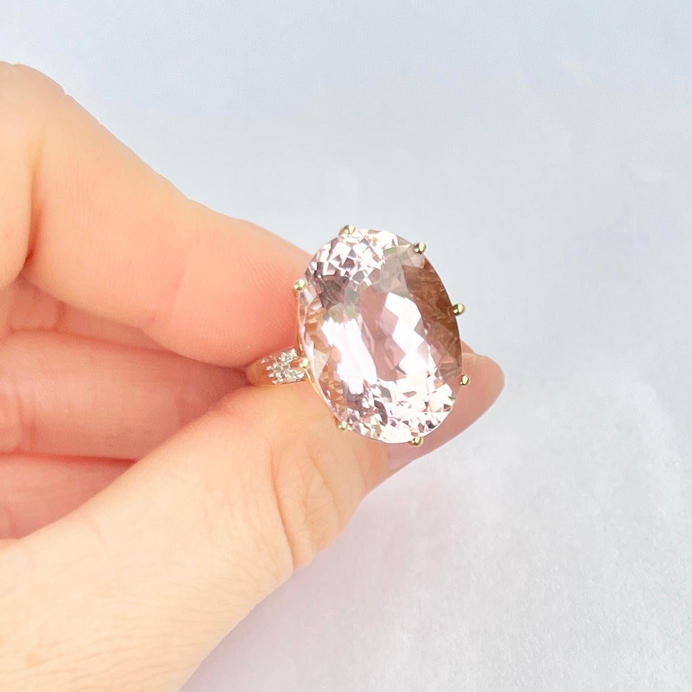 Oval Cut Vintage Pink Kunzite and Diamond 14 Karat Gold Cocktail Ring For Sale