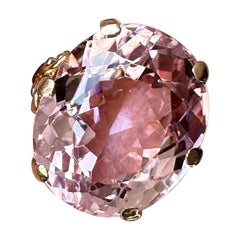 Cocktailring aus rosa Kunzit im Vintage-Stil