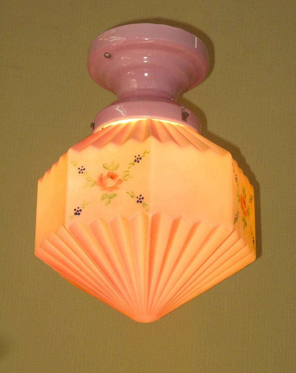 Tocador de Cocina Vintage Rosa/Lila vintagelights Estadounidense en venta