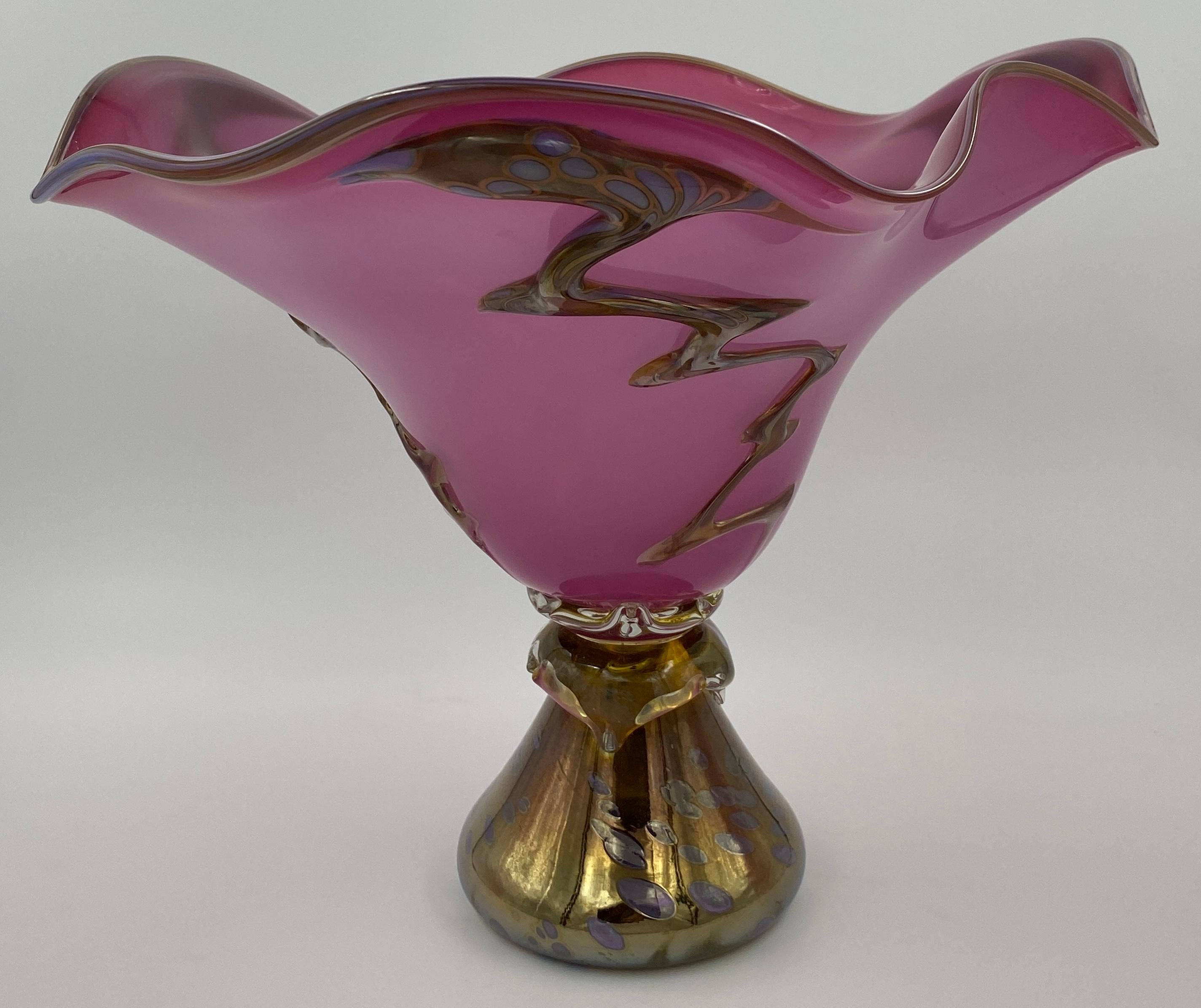 Vintage Pink Murano Art Glass Bowl Centerpiece with Gold Finishes in Blown Glass For Sale 1