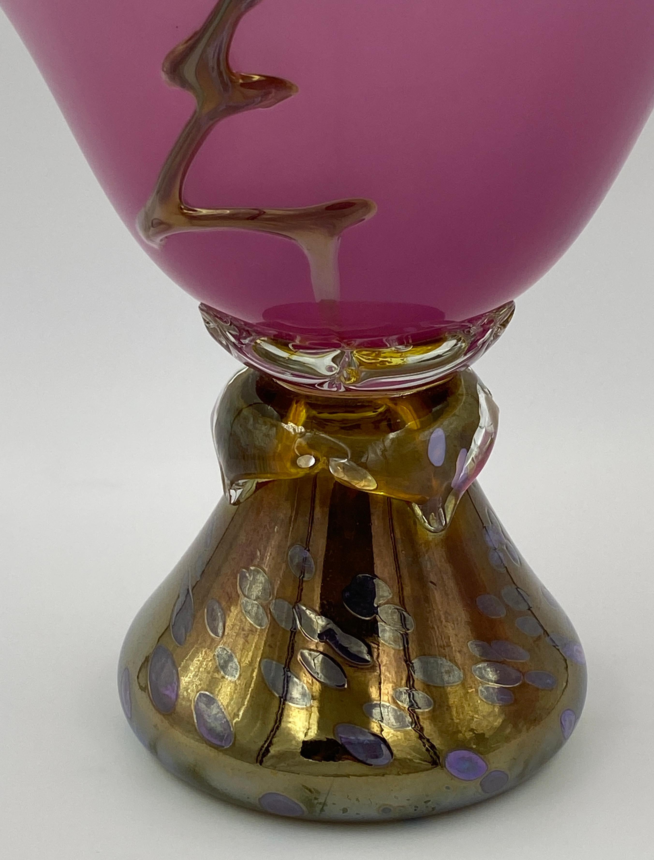 Verre d'art Centre de table vintage en verre d'art de Murano rose avec finitions dorées en verre soufflé en vente