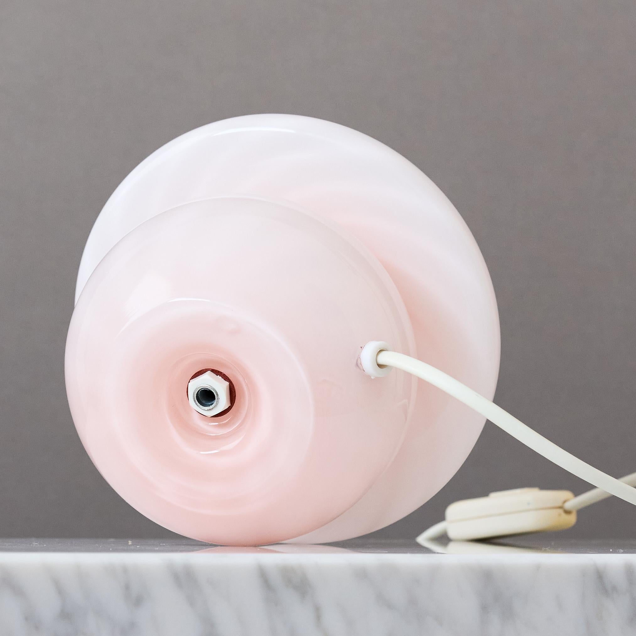 Lámpara de sobremesa vintage de cristal rosa de Murano en forma de seta, Italia, años 70 en venta 5