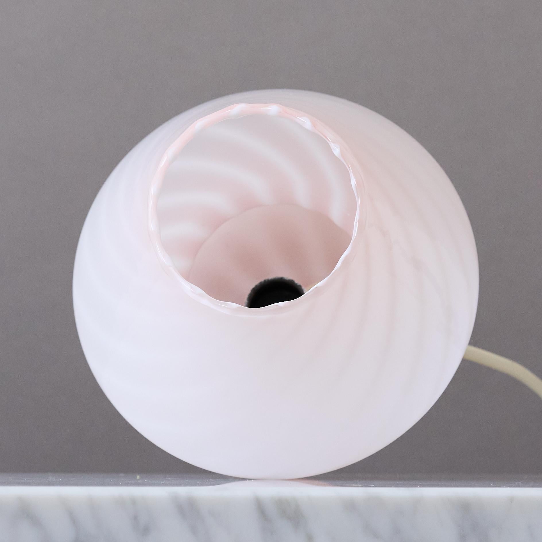 Lámpara de sobremesa vintage de cristal rosa de Murano en forma de seta, Italia, años 70 en venta 6