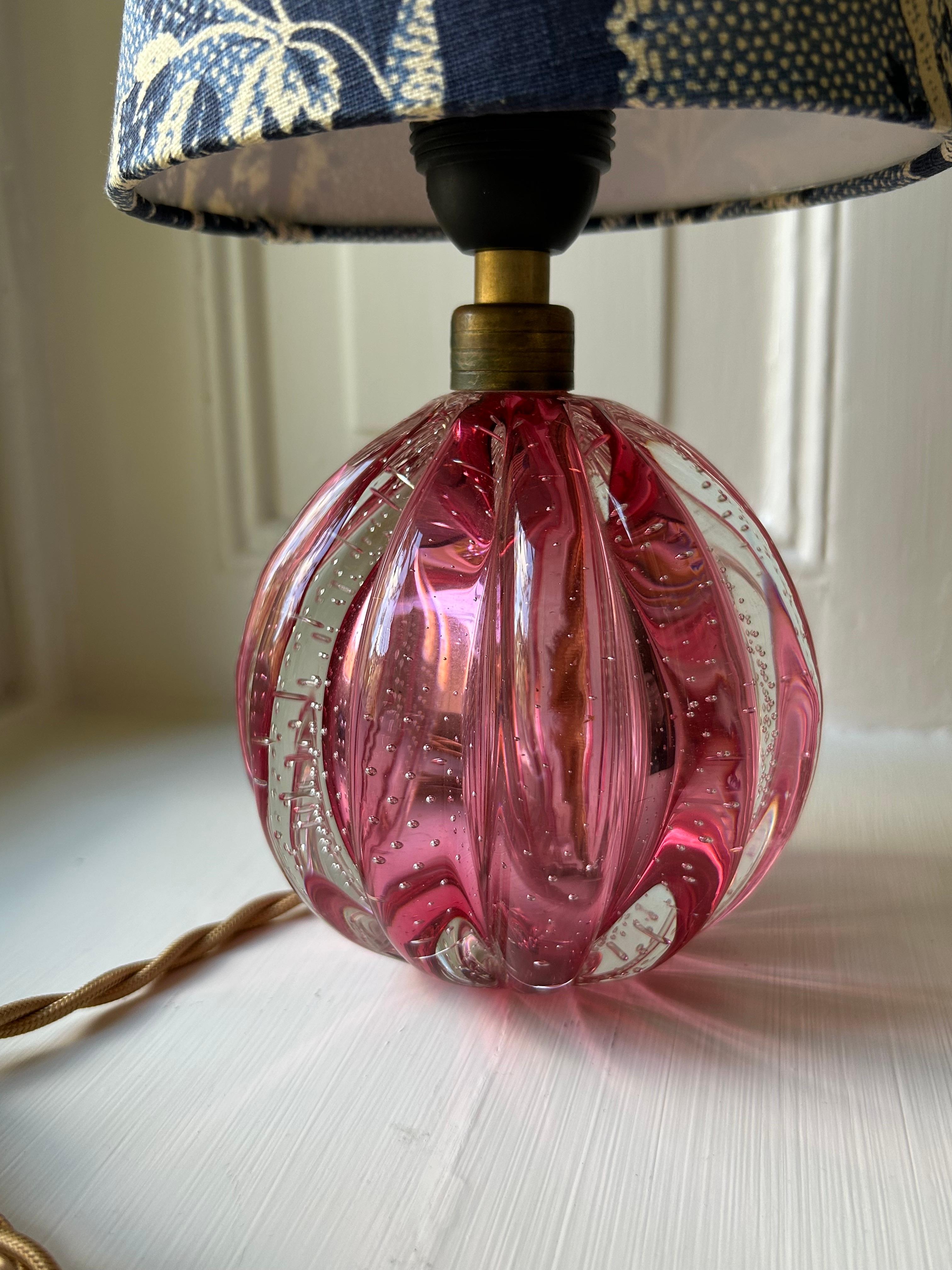 Italian Vintage Pink Murano Table Lamp with Customized Blue Shade, Italy, 1950s For Sale