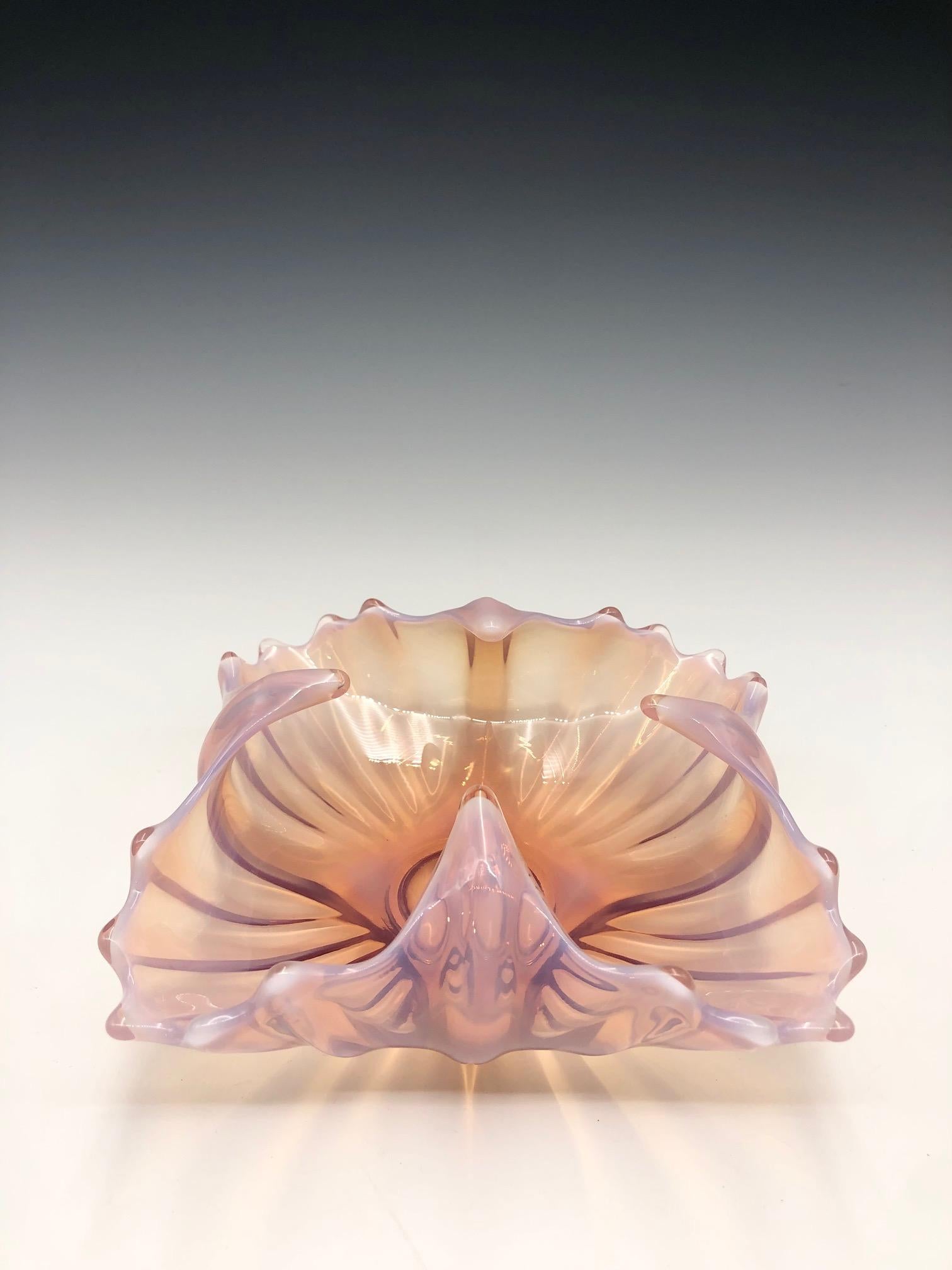 Vintage Pink Opalescent Ribbed Fostoria Glass Dish Bowl with Ruffle Edges In Excellent Condition In East Quogue, NY