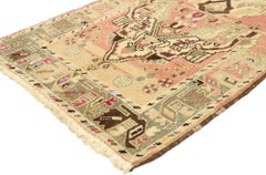 Rosa persischer Bakhtiari-Teppich im Vintage-Stil, Nomadic Boho Chic Meets Wabi-Sabi