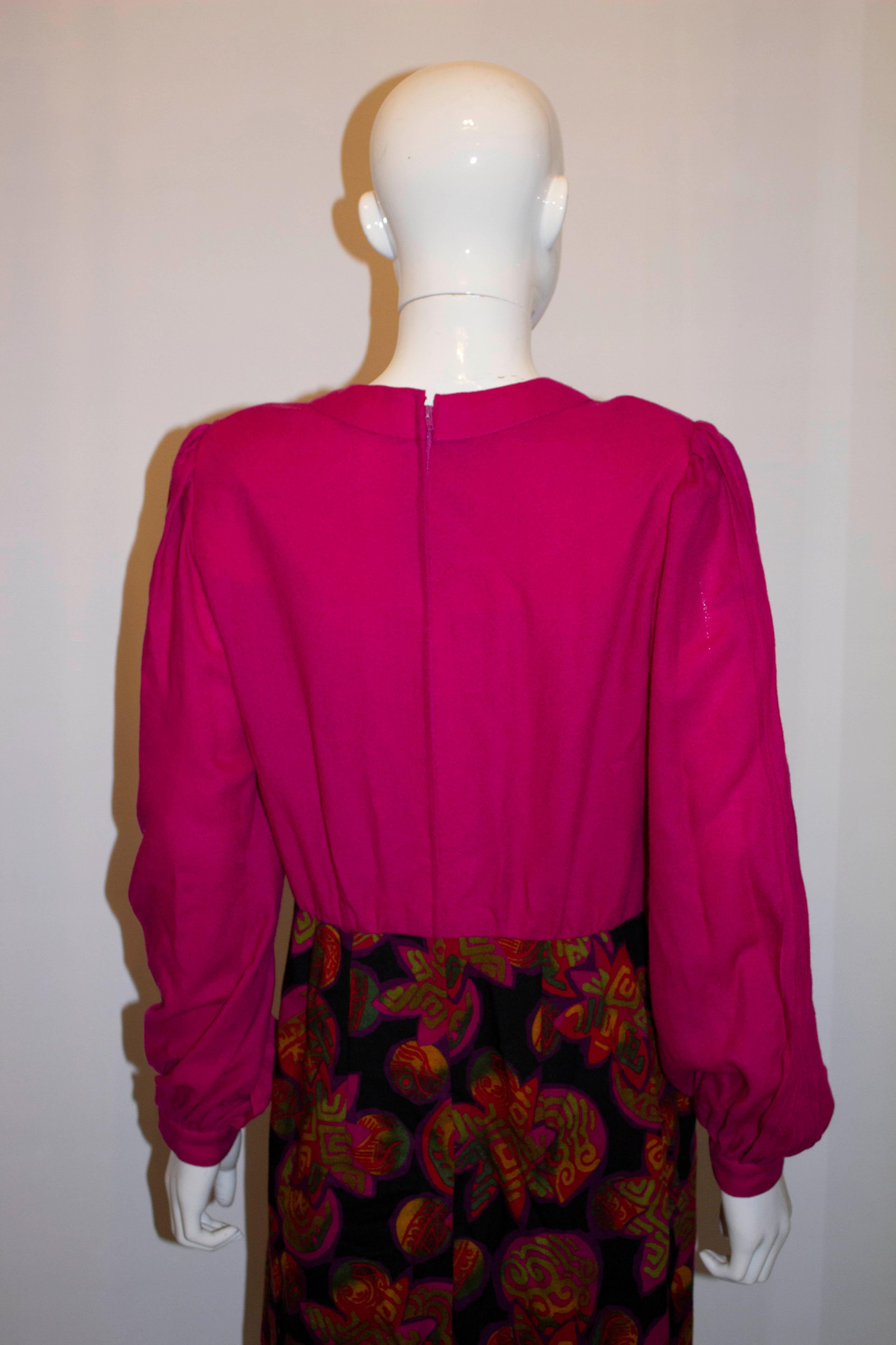 Donald Campbell - Robe vintage à imprimé rose en vente 1