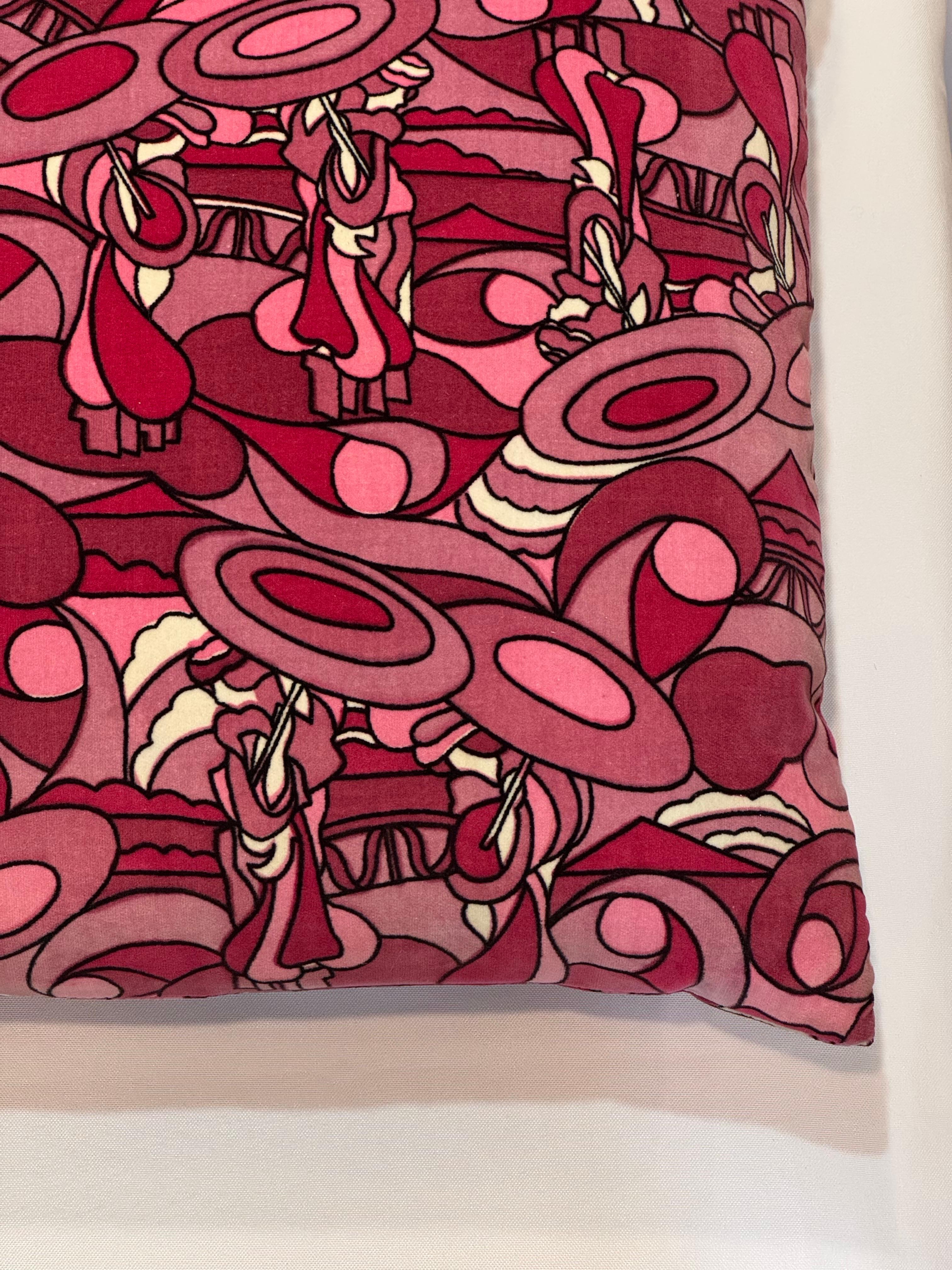 Fine XX secolo Cuscino in velluto psichedelico rosa vintage in stile Pucci in vendita