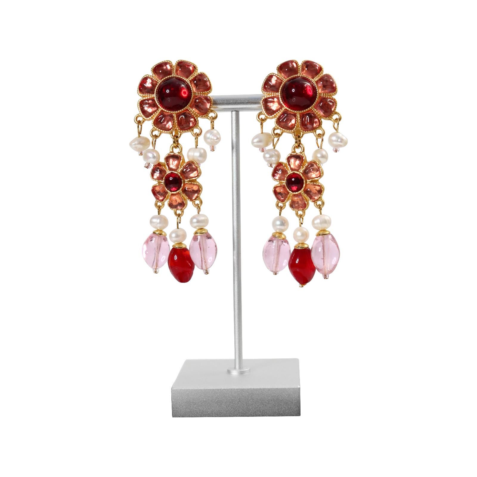 De las mujeres Vintage Rosa, Rojo y  Pendientes colgantes con flor de perla de imitación Circa años 90 en venta
