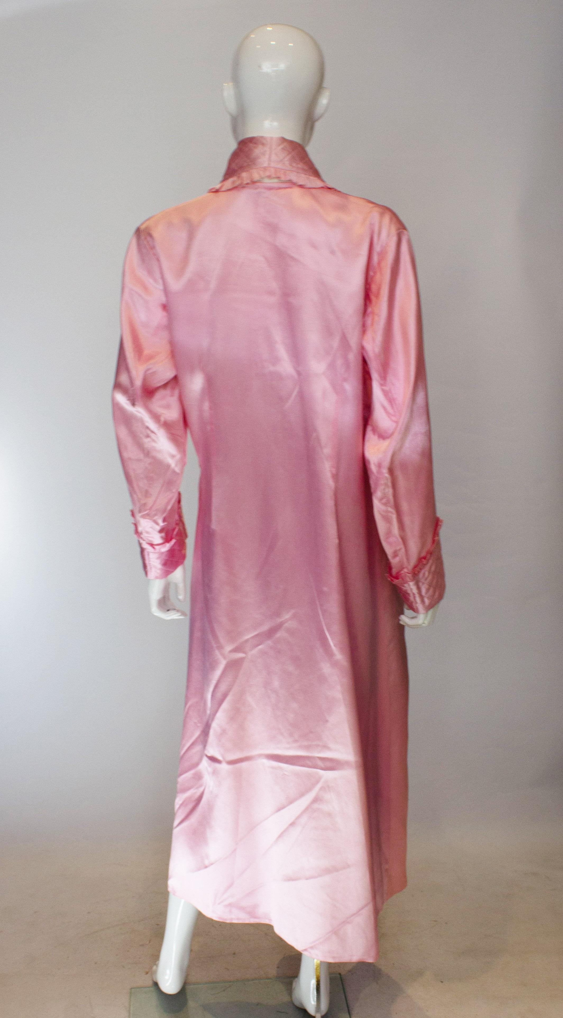 Marrone Vestaglia rosa vintage con colletto e tasche trapuntate. in vendita